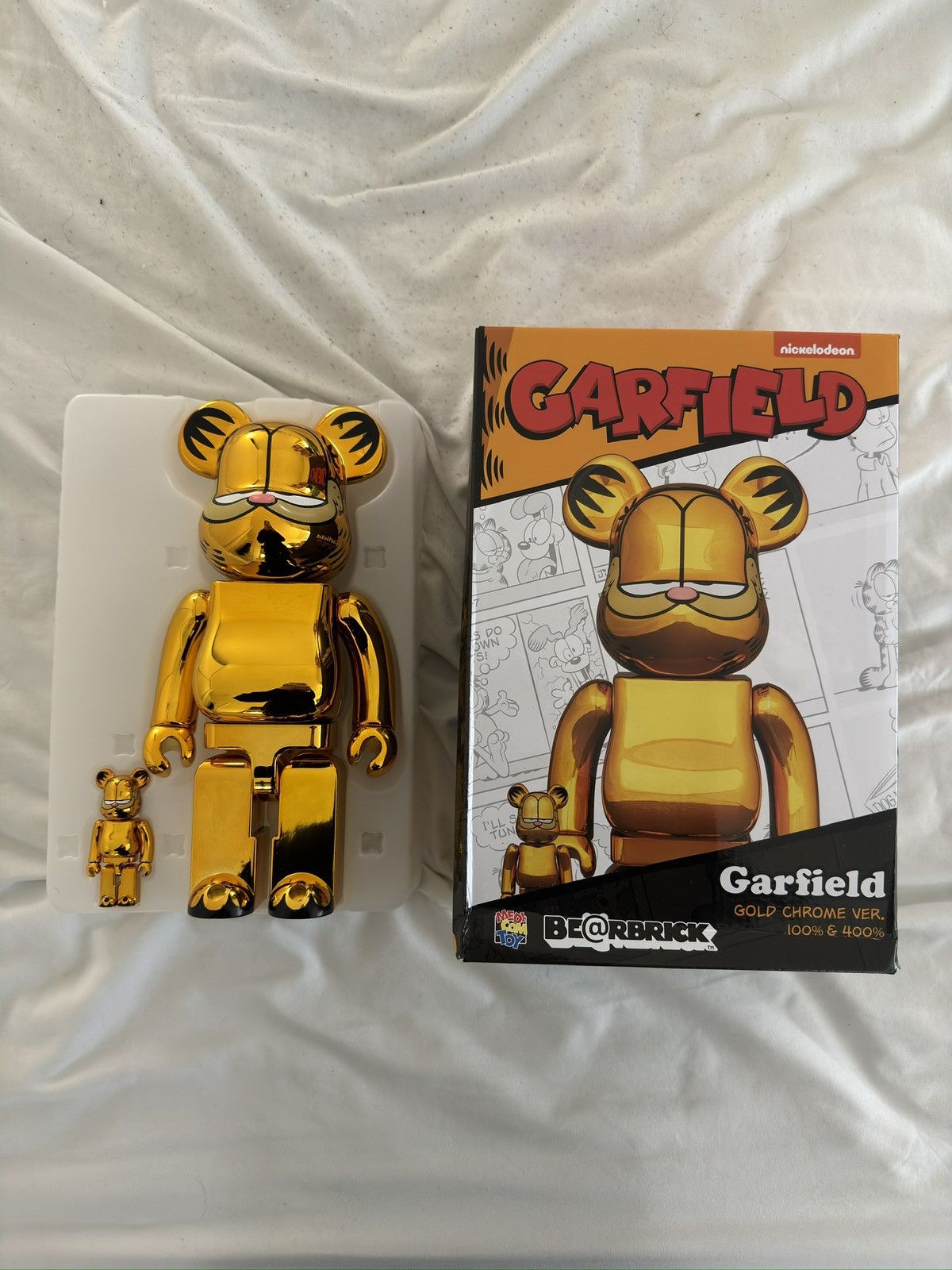 Medicom Toy Garfield Bearbrick (Gold Chrome ver.) 400% & 100% set | Grailed