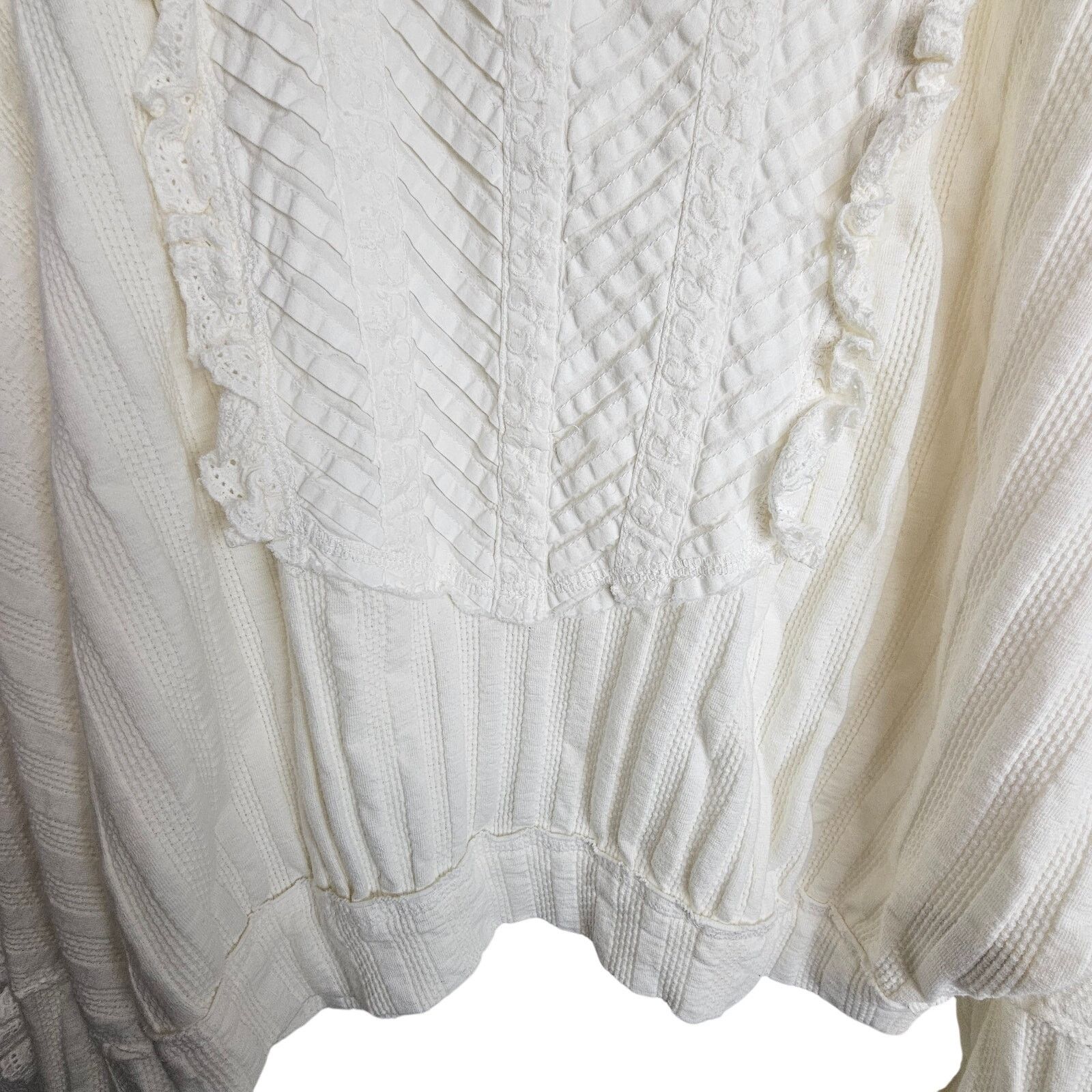 Free People Free People More Romance Ruffles Eyelet Lace Knit Top Size M Size M / US 6-8 / IT 42-44 - 4 Thumbnail