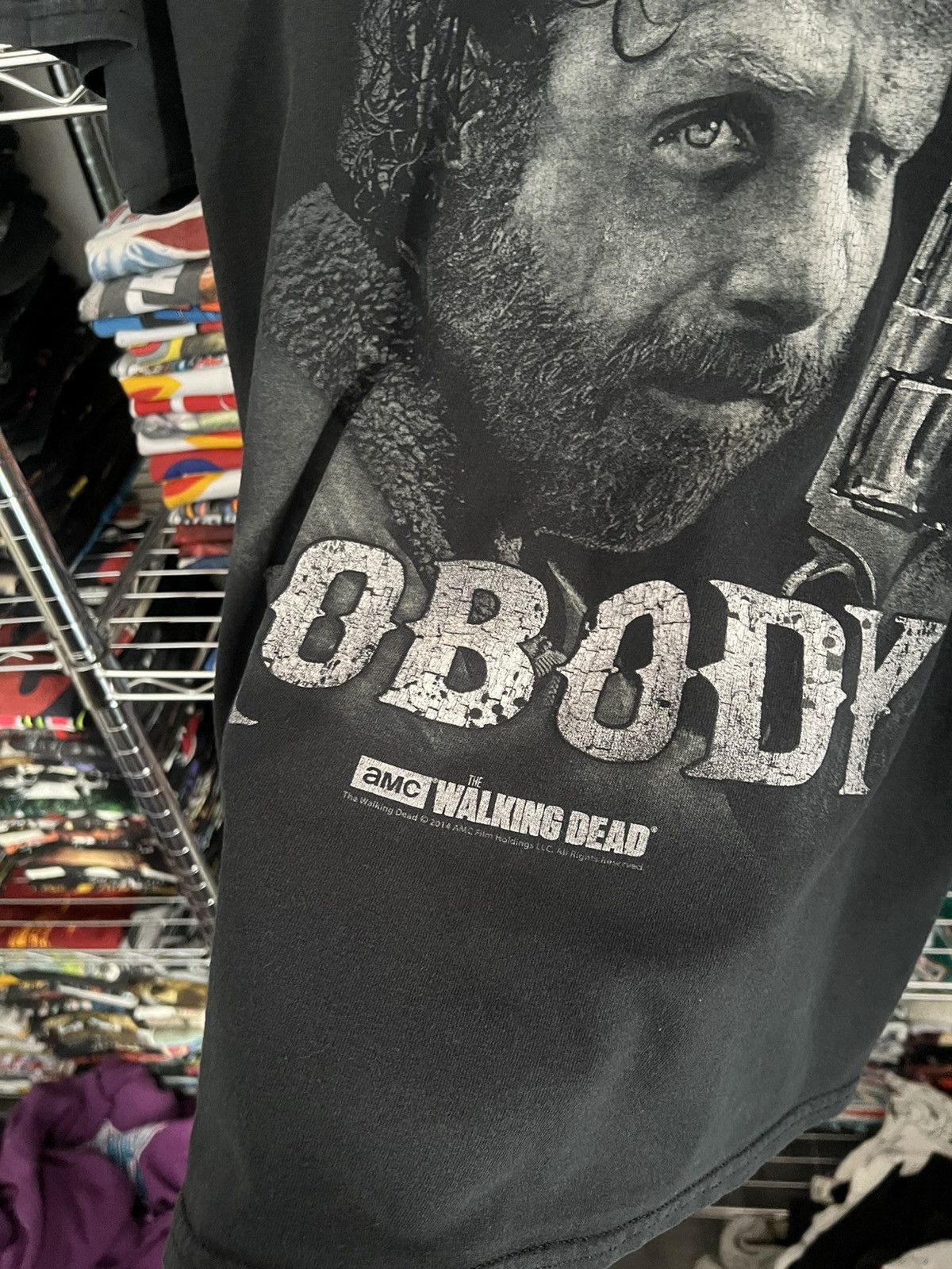 Gildan The Walking Dead Trust Nobody Rick Grimes Promo Tee Size US L / EU 52-54 / 3 - 3 Thumbnail