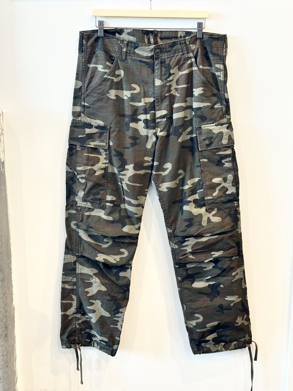 Undefeated UNDEFEATED Camo Cargo Pants 34 Size US 34 / EU 50 - 1 Thumbnail