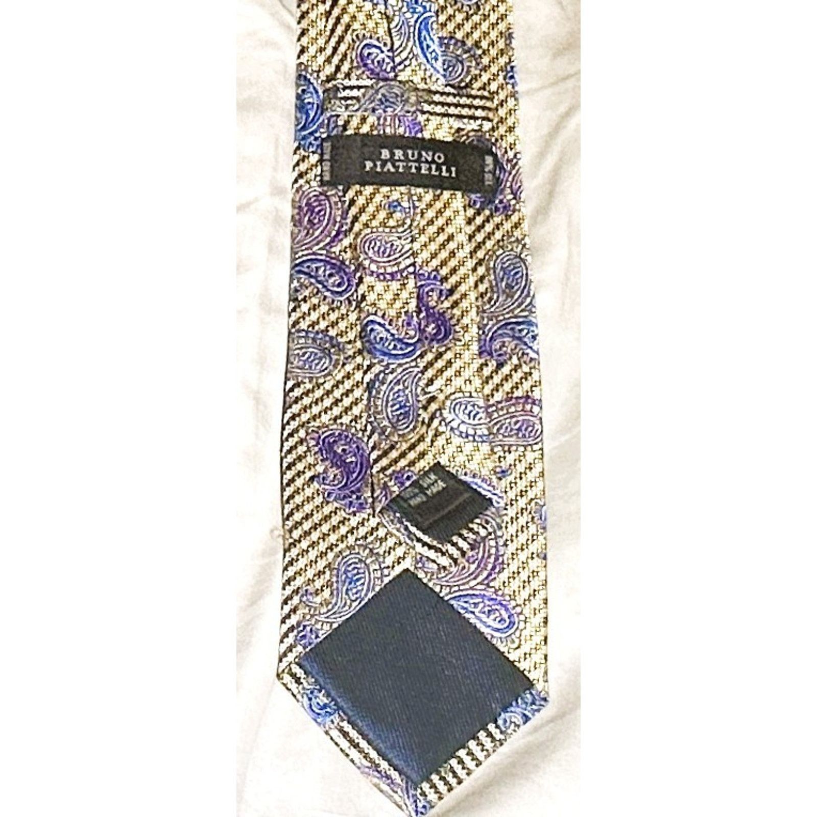Other 3 Silk Ties Blue Gold Paisley Silver Dot Cream Medallion Size ONE SIZE - 4 Thumbnail