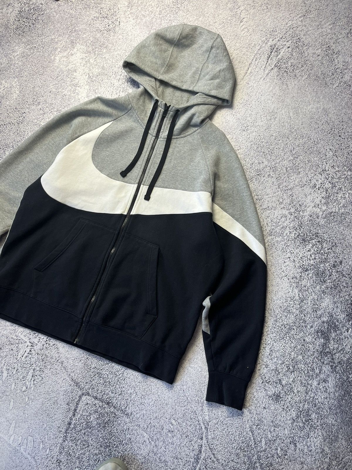 Nike Vintage Nike Big Swoosh Logo Zip Hoodie Y2K Size US XL / EU 56 / 4 - 5 Thumbnail