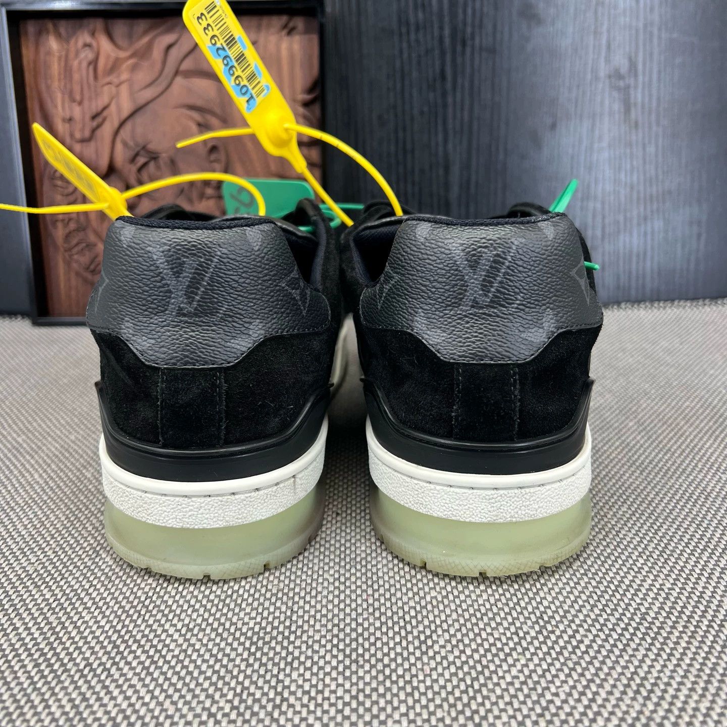Louis Vuitton LV Trainer Black Monogram Size 9 (43) Used Size US 9 / EU 42 - 3 Thumbnail