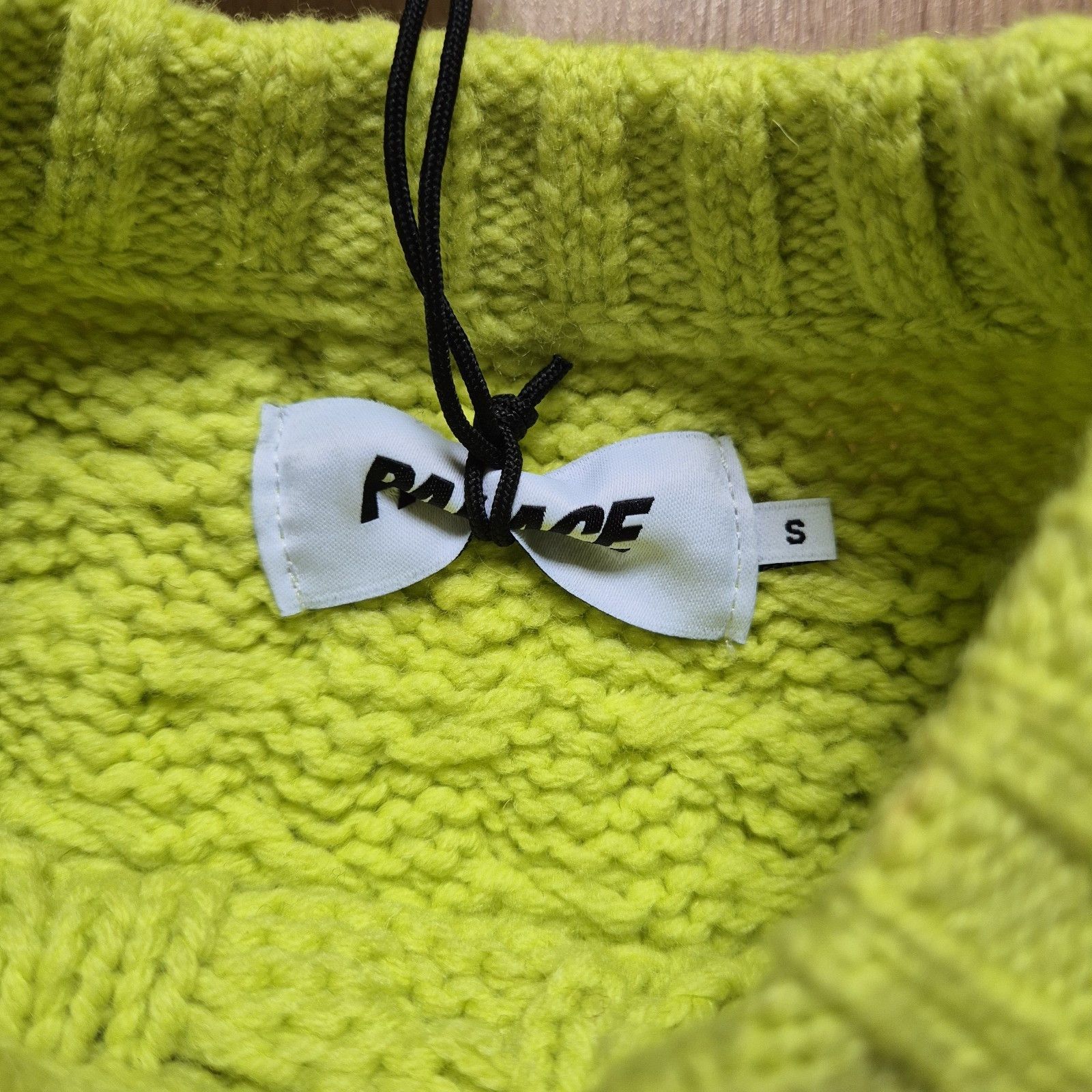Palace Palace Cable Knit Sweater Neon Green Small FW22 Size US S / EU 44-46 / 1 - 4 Thumbnail
