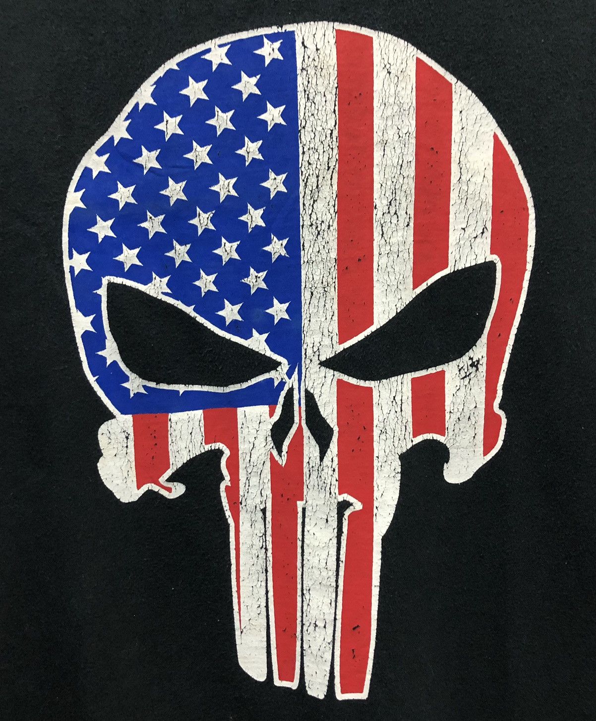 Vintage Vintage Punisher Skull American Flag Made In The Usa T-Shirt Size US XL / EU 56 / 4 - 3 Thumbnail