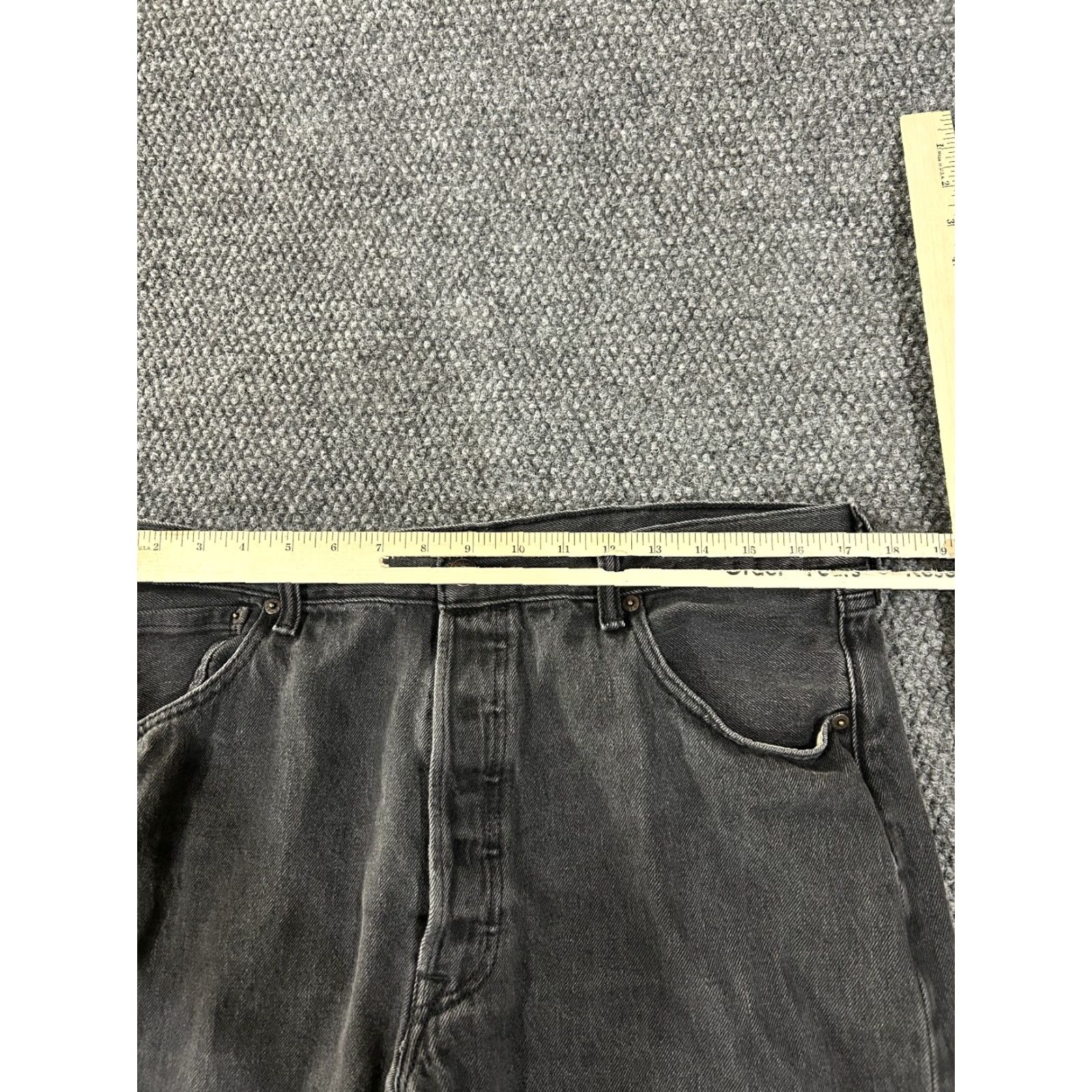 Levi's VINTAGE Levi's 501 Jeans Mens 36x29 Black Straight Button Fly Classic Denim Retro 90s - Levi's 501 Series Mens Jeans Size US 36 / EU 52 - 4 Thumbnail