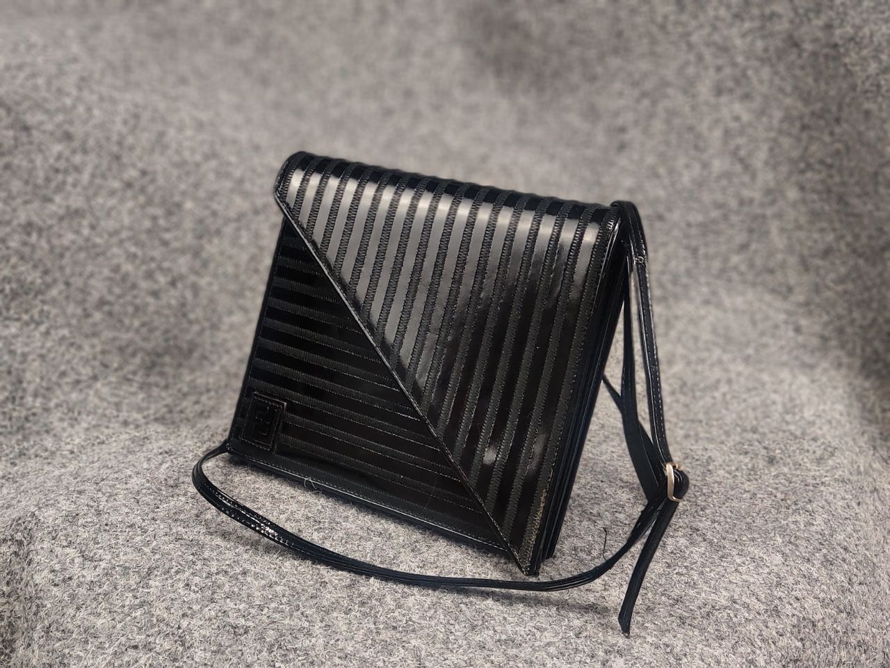 Fendi Vintage 80's Fendi Patent Leather Bag Crossbody Shoulder Size ONE SIZE - 4 Thumbnail