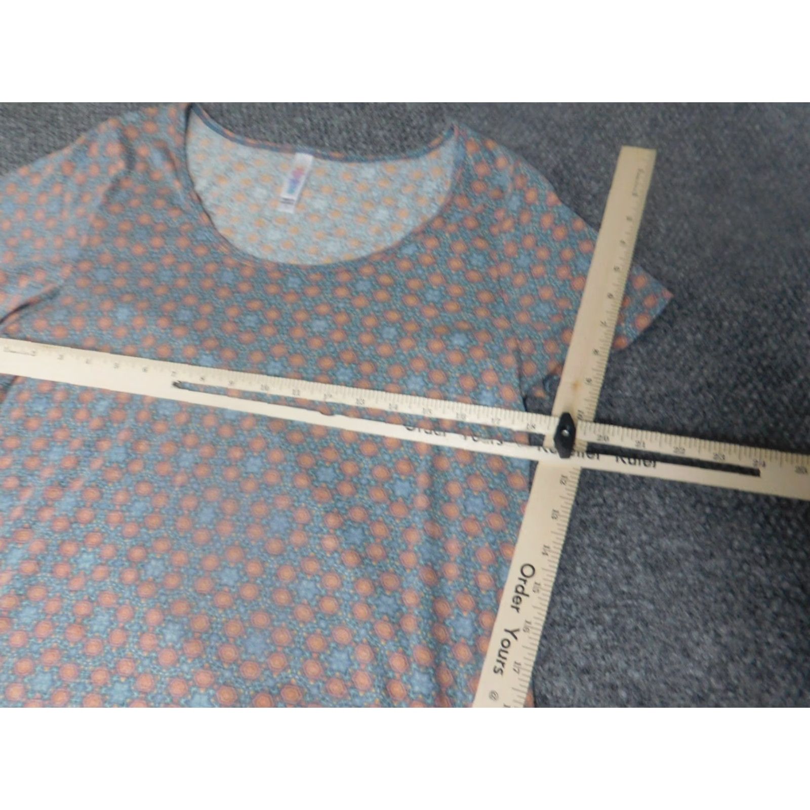 Vintage **Lularoe Womens Gray Stretch Pullover Shirt Large** User: Lularoe Womens Gray Stretch Pullover Shirt Large Size L / US 10 / IT 46 - 4 Thumbnail