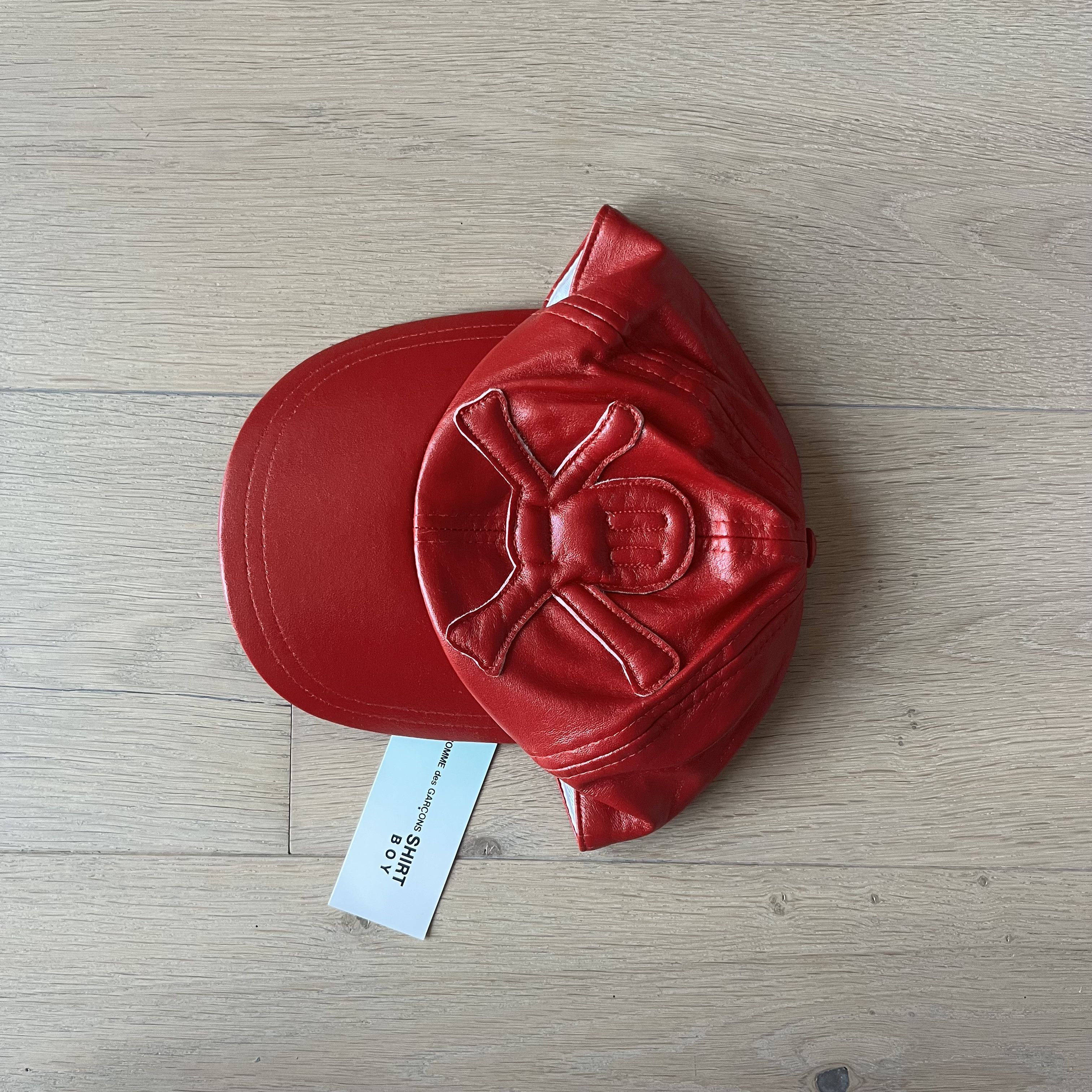 Comme des Garcons × Comme des Garcons SHIRT Faux Leather Cap Size ONE SIZE - 4 Thumbnail