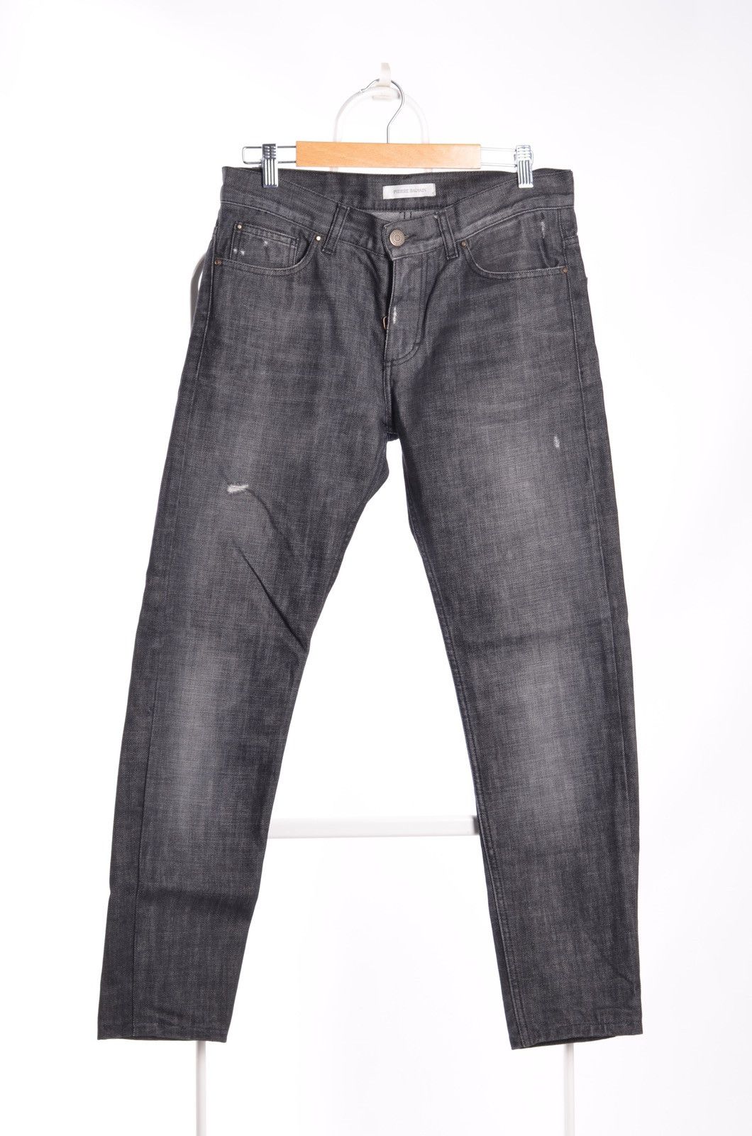 Pierre Balmain Pierre Balmain distressed slim fit jeans denim italy w31 Size US 31 - 3 Thumbnail