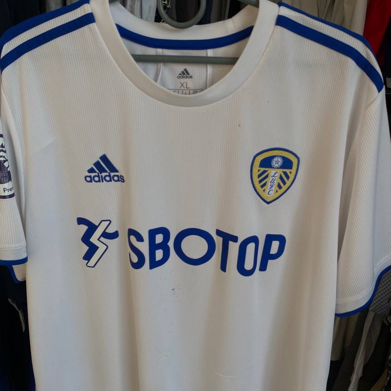 Adidas × Vintage Vintage Adidas FC Leeds United Smal logo soccer jersey Size US XL / EU 56 / 4 - 2 Thumbnail