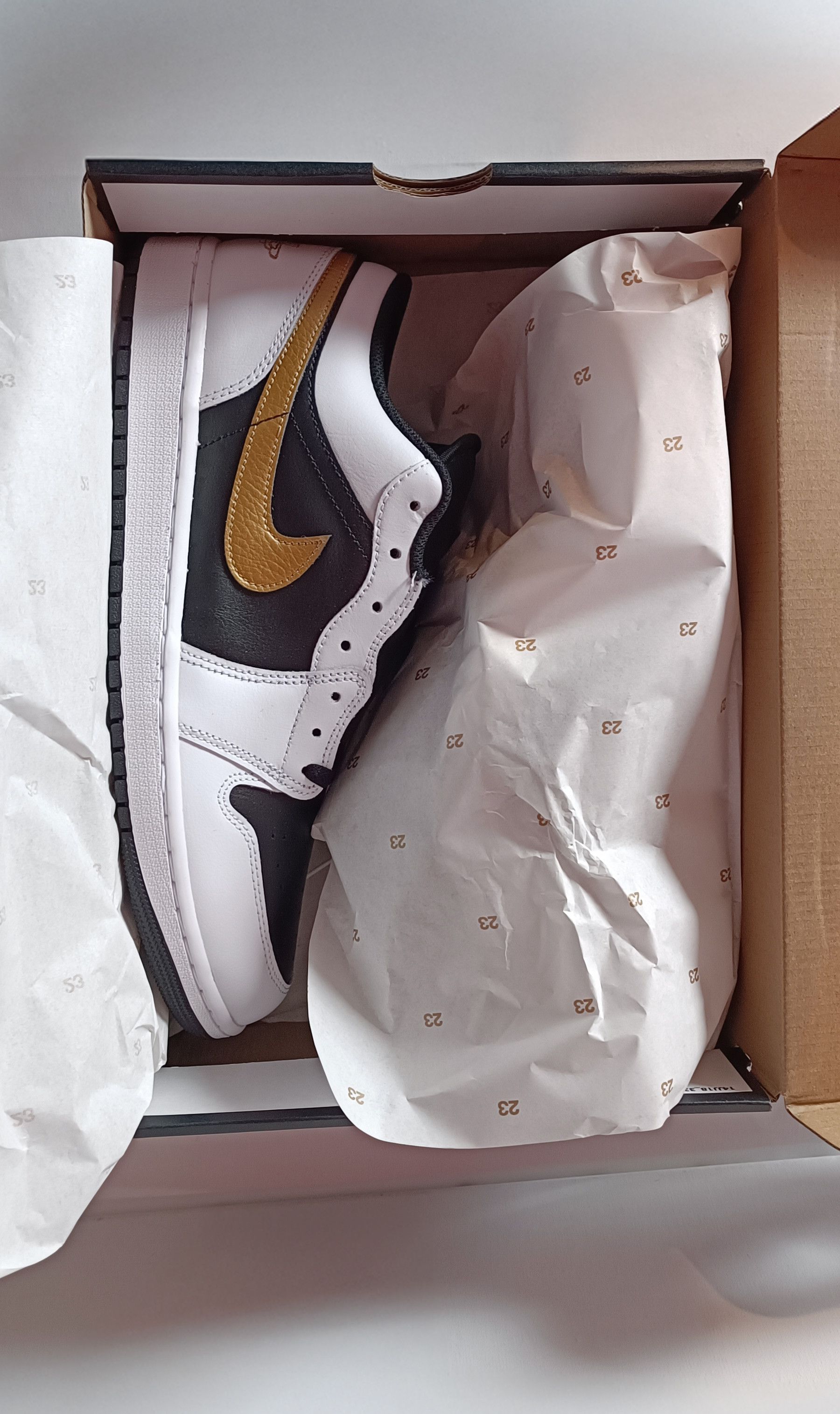 Jordan Brand × Nike Nike Air Jordan 1 Low 'Metallic Gold' 553558-172 Size US 12.5 / EU 45-46 - 18 Thumbnail