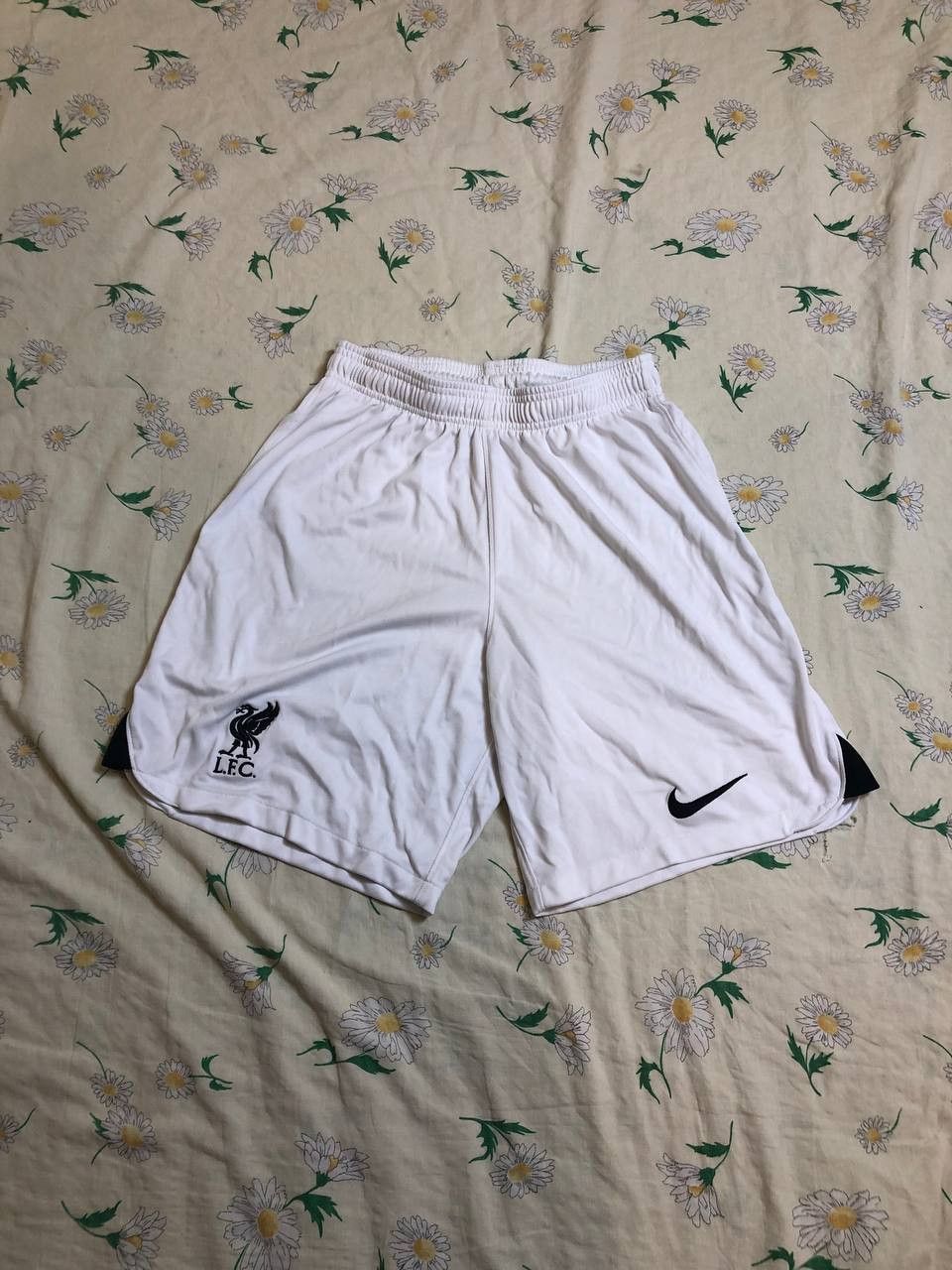 Nike Nike Liverpool FC 2022/23 Stadium Away Shorts Size US 32 / EU 48 - 1 Thumbnail