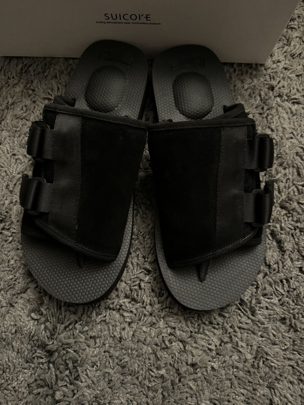 suicoke kaws