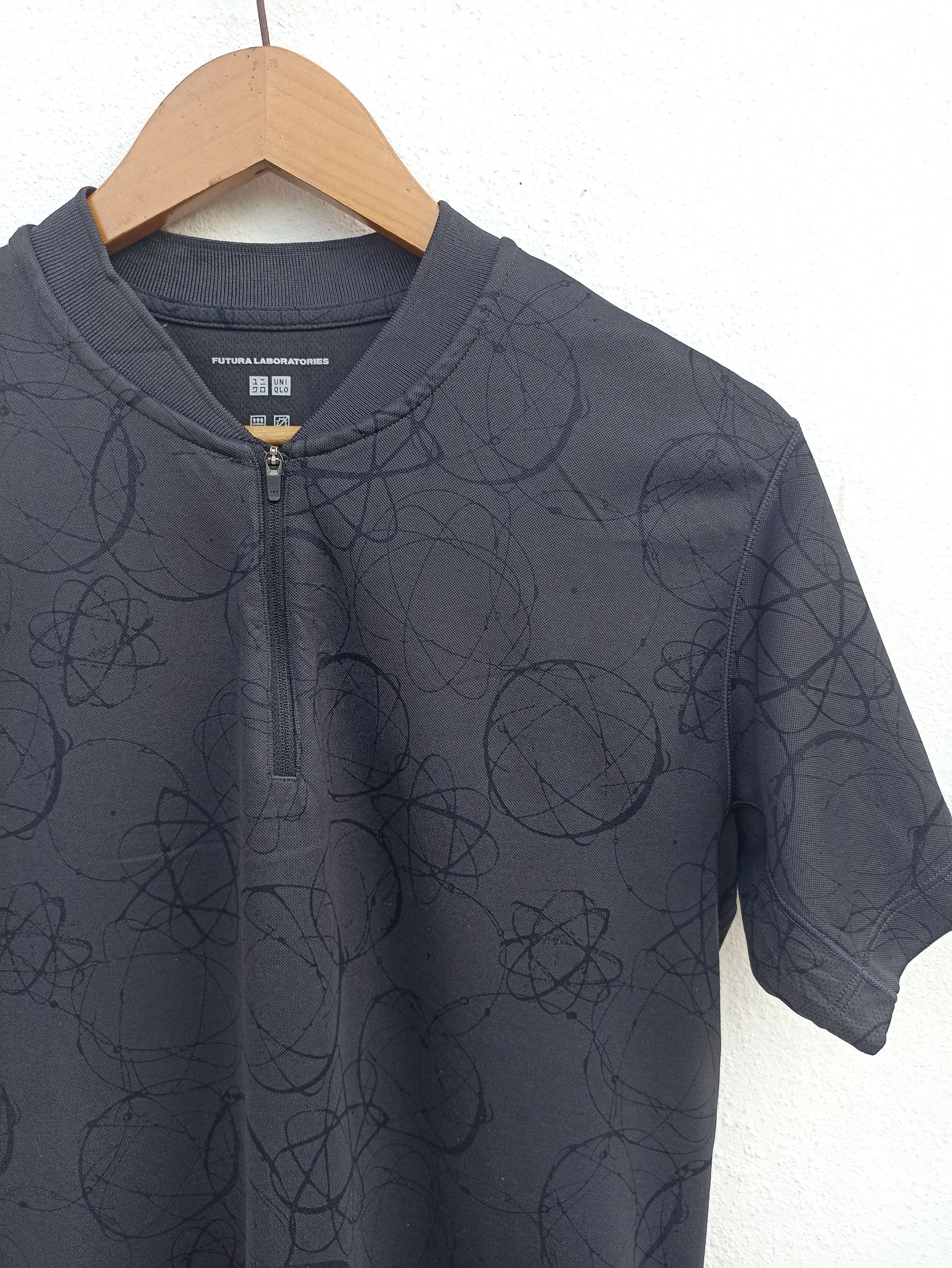 Futura × Uniqlo 🔥 Futura Laboratories X Uniqlo jersey half zipper Size US M / EU 48-50 / 2 - 1 Thumbnail