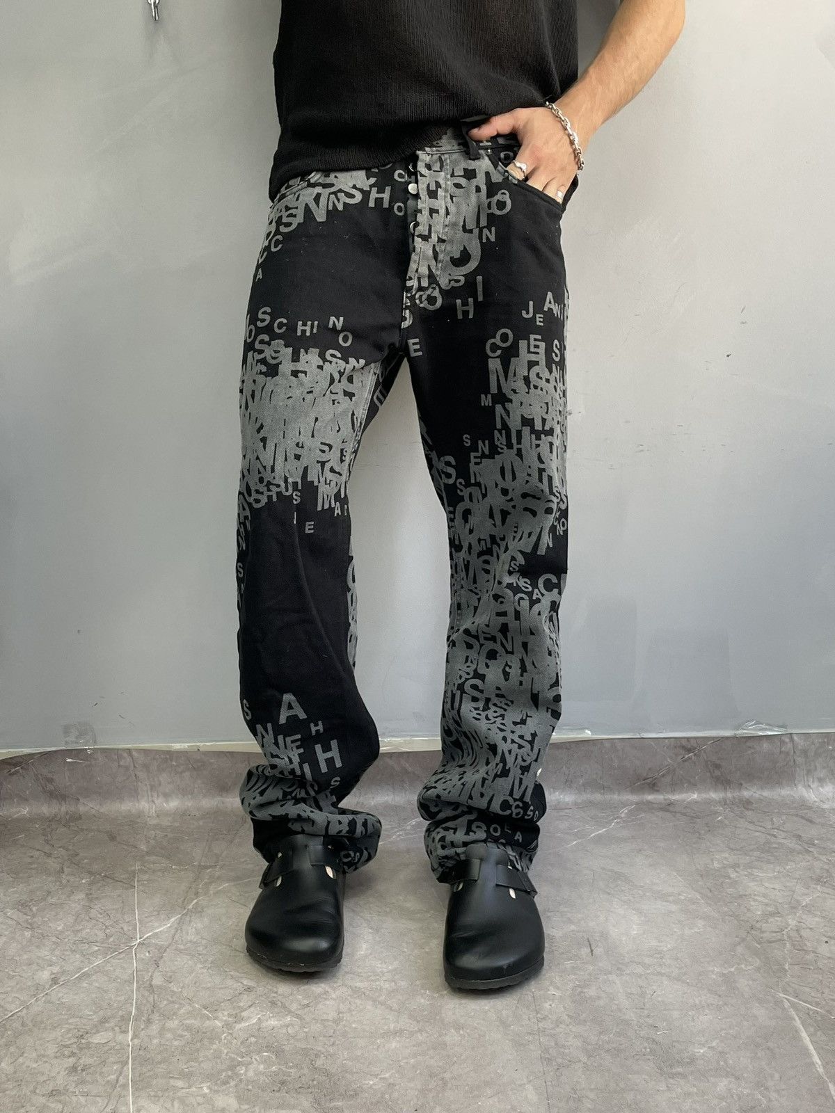 Moschino Rare monogram Moschino Jeans y2k monogram baggy pants jeans Size US 32 / EU 48 - 1 Thumbnail