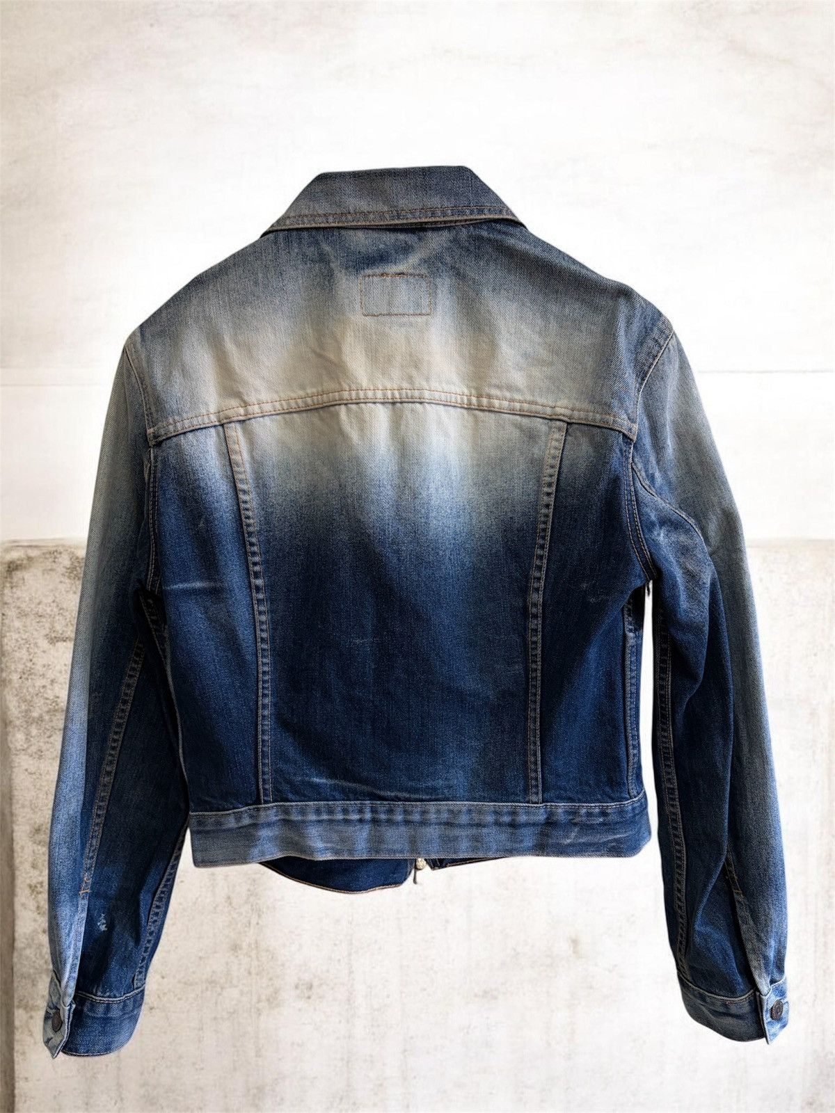 Levi's Vintage Clothing Levi's Girls Ombre Dip Dye Denim Trucker Jacket Blue/White L Size L / US 10 / IT 46 - 2 Thumbnail