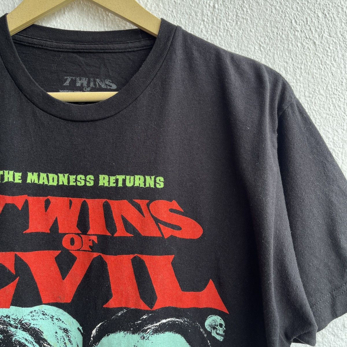 Marilyn Manson TWINS OF EVIL MARILYN MANSON ROB ZOMBIE HELL NEVER DIES TOUR Size US L / EU 52-54 / 3 - 6 Thumbnail