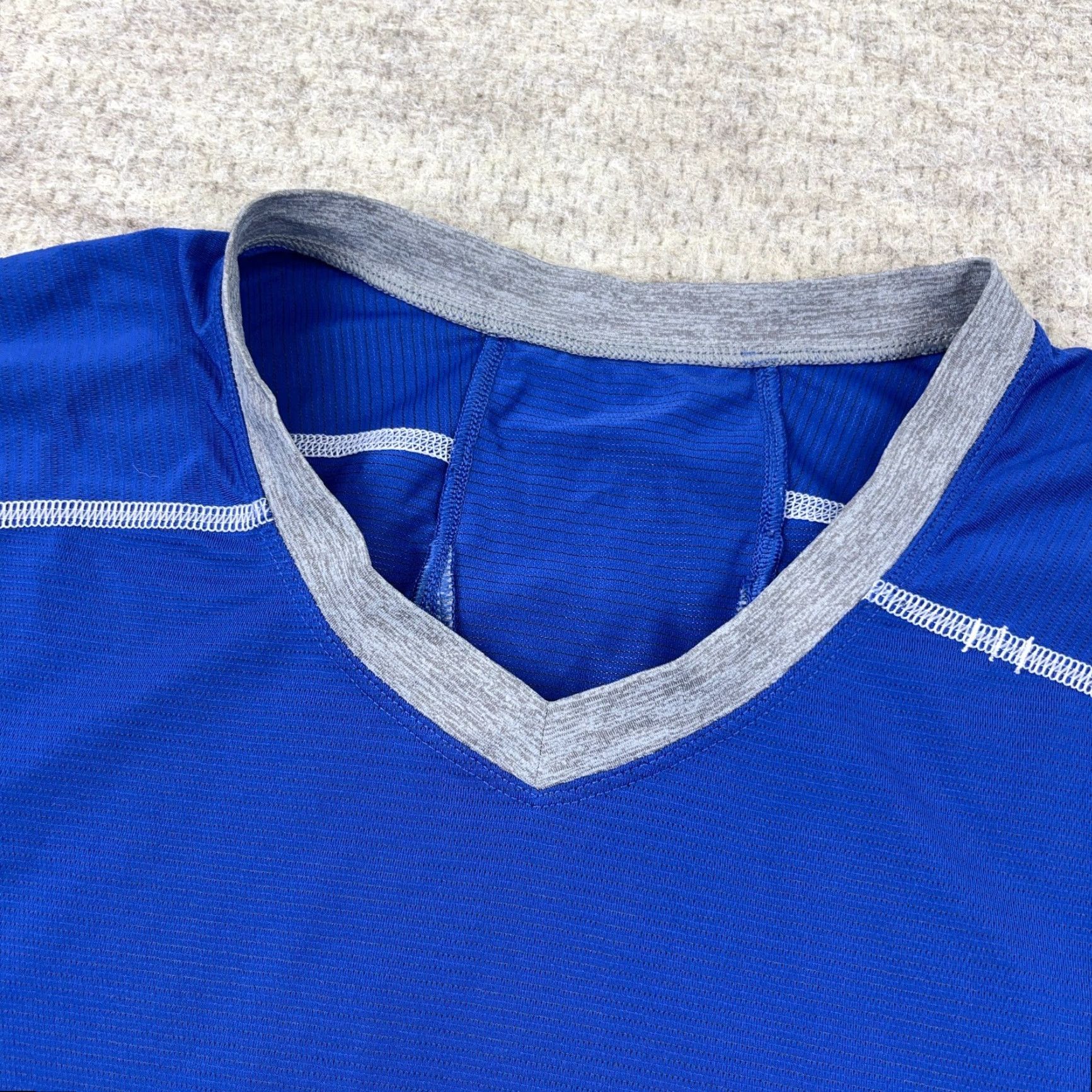 Lululemon Lululemon Shirt Men Large Royal Blue Tee V Neck Performance Run Training Gym | T-Shirt | Mens | L | Blue | 90s? Size US L / EU 52-54 / 3 - 7 Thumbnail
