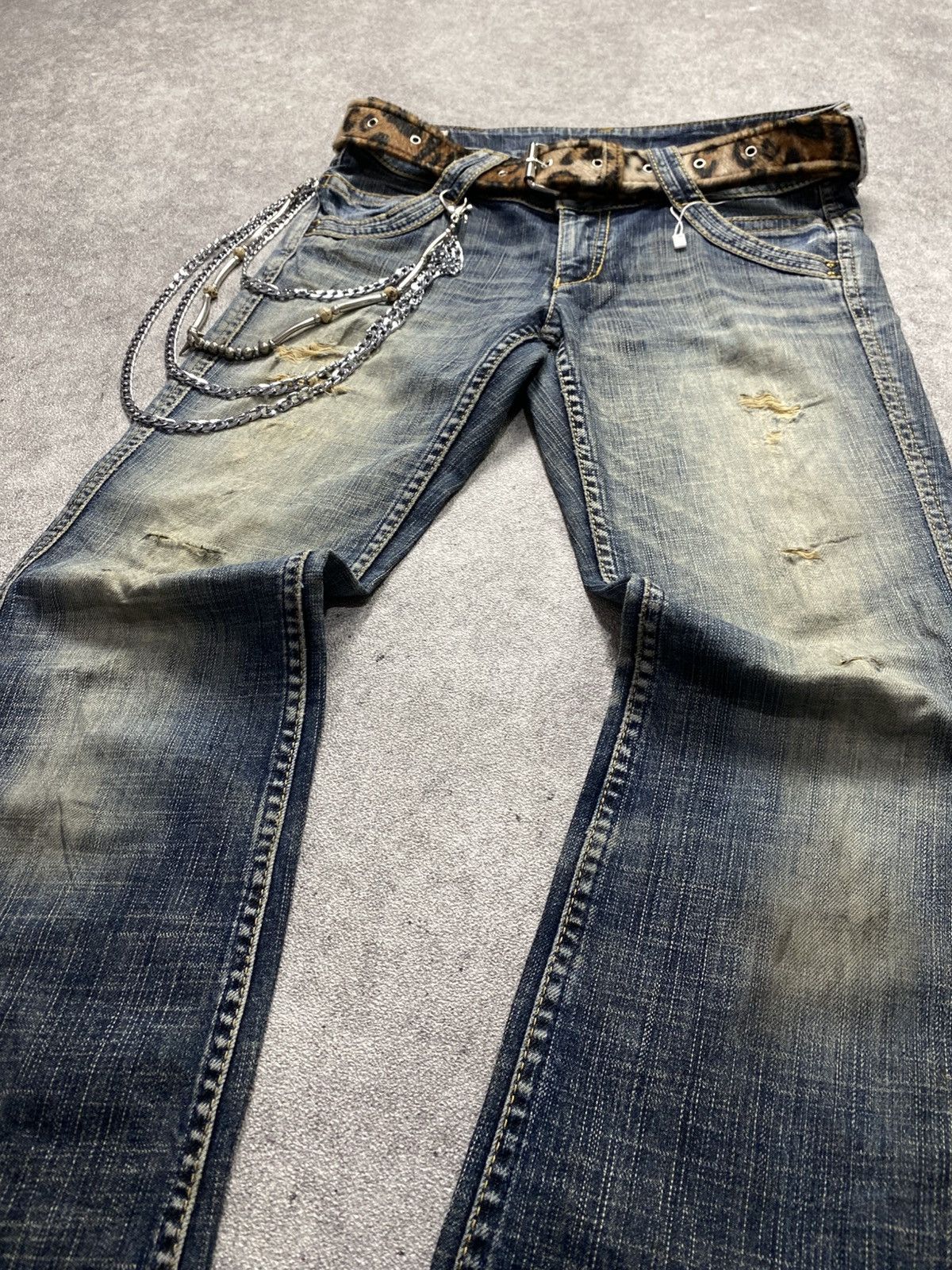 Tornado Mart 2000s Queenlow distressed stain style flare pant Size US 29 - 3 Thumbnail