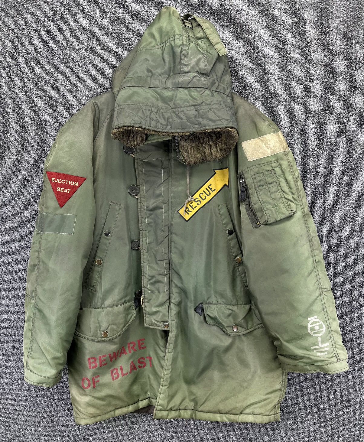 Avirex Vintage Avirex Rescue Fur Hoodie Parkas BomberJacket Size US L / EU 52-54 / 3 - 2 Thumbnail