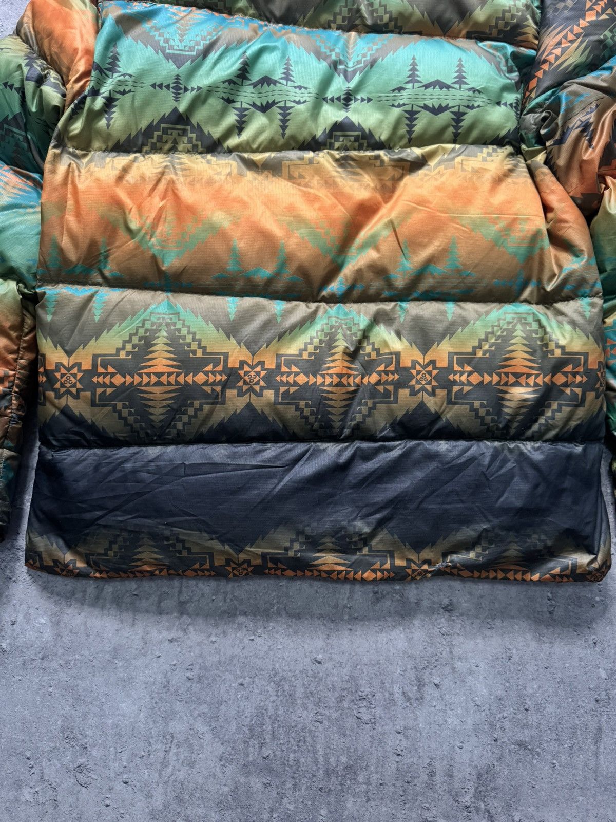 Nike ACG Vintage Nike ACG x Pendleton Native Print Puffer Down Jacket Size US L / EU 52-54 / 3 - 7 Thumbnail
