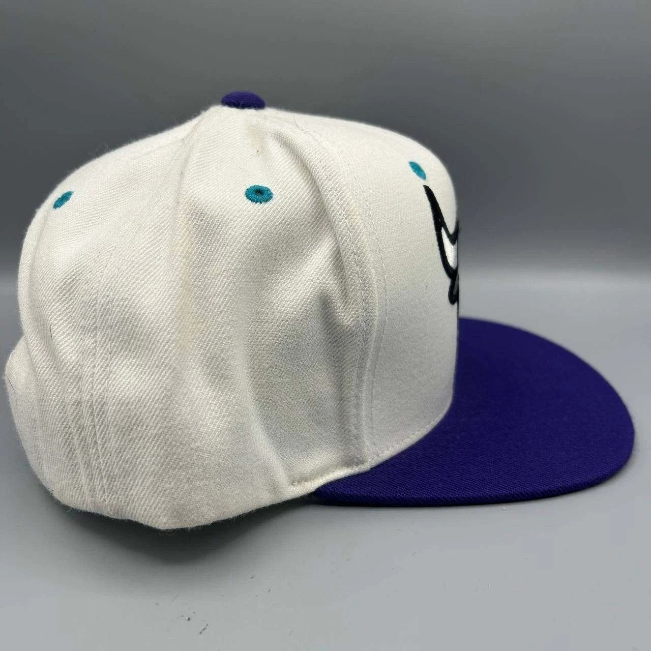 Mitchell & Ness Chicago Bulls Hat Men White Purple Embroidered Snap Back Cap Size ONE SIZE - 7 Thumbnail