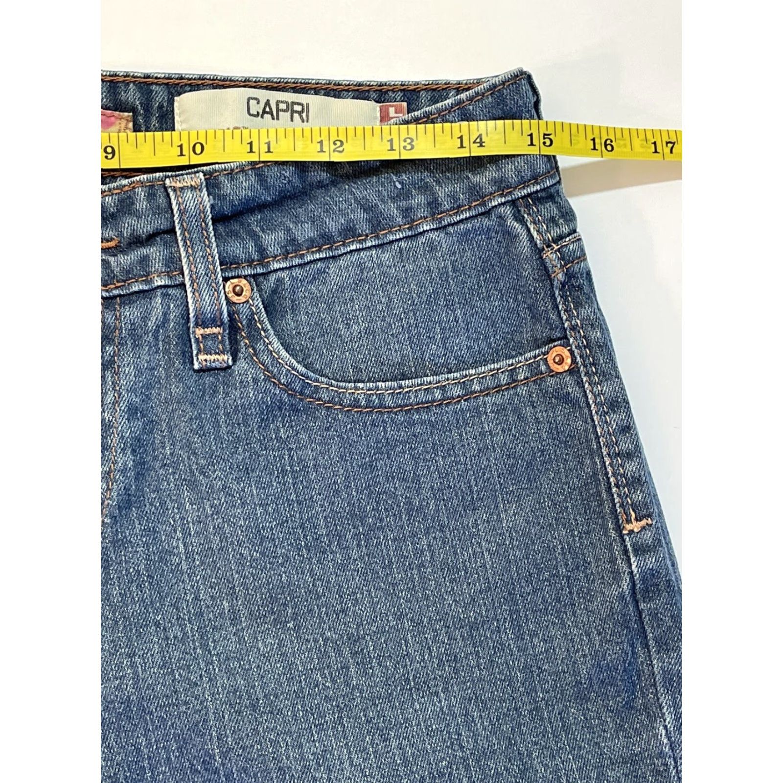 Levi's Levi's Capri Jeans Capris Women 8 Blue Denim Embroidered Pockets 515 Mid Rise 20in Inseam Size ONE SIZE - 6 Thumbnail