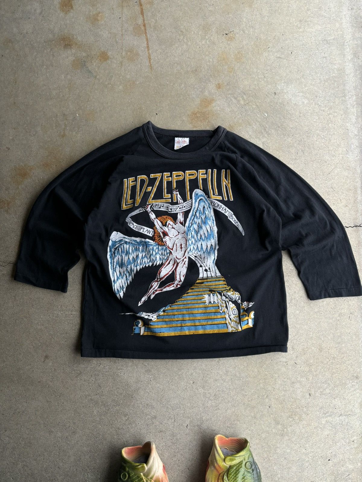 Band Tees Crazy 70s Led Zeppelin Paper Thin Parking Boot Raglan Shirt Size US M / EU 48-50 / 2 - 1 Thumbnail