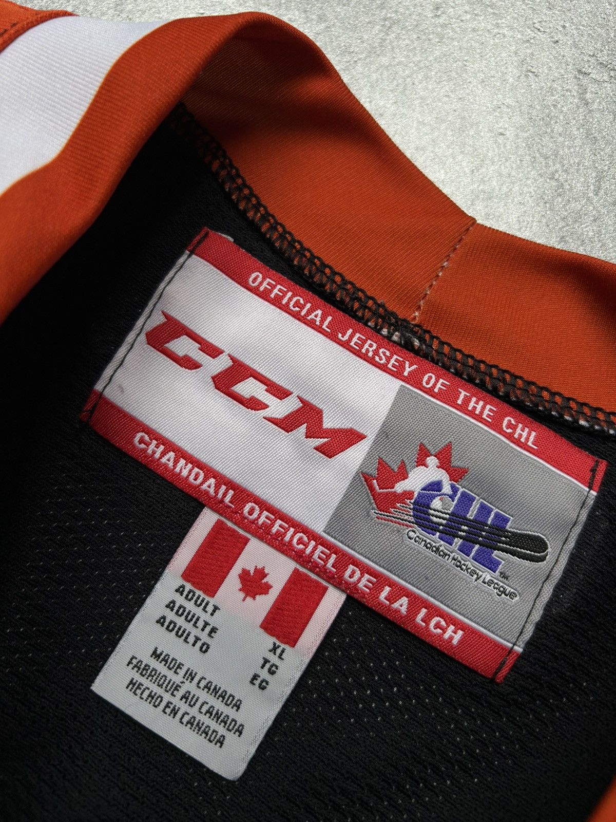 Ccm × NHL × Vintage Ccm whl hockey Medicine hat tigers Jersey with autograph Size US XL / EU 56 / 4 - 7 Thumbnail