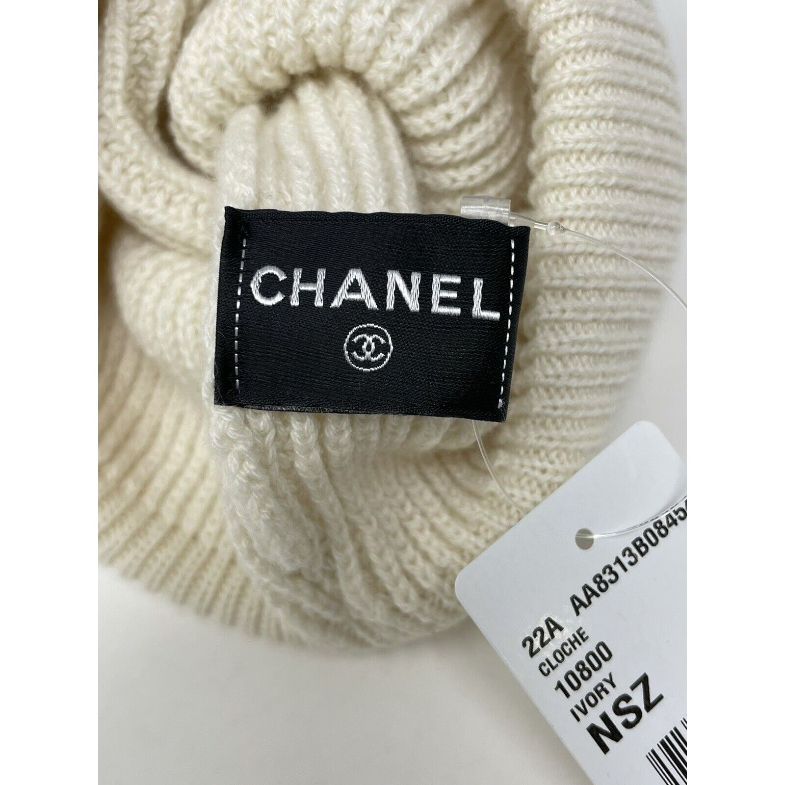 Chanel Chanel Cashmere Hat Beanie 22A Ivory Script NWT Size ONE SIZE - 8 Thumbnail