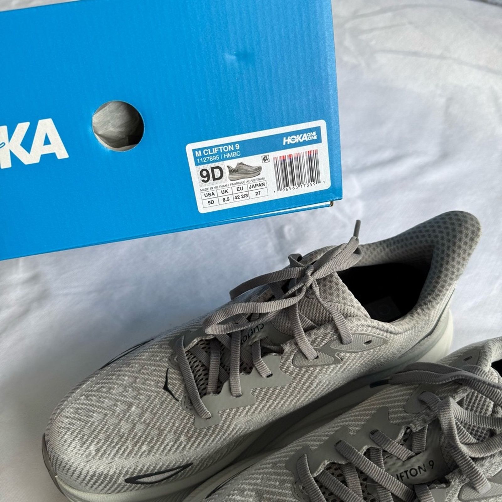 Hoka New! HOKA Gray Running Shoes, Clifton 9, Size 9D Men Size US 9 / EU 42 - 7 Thumbnail