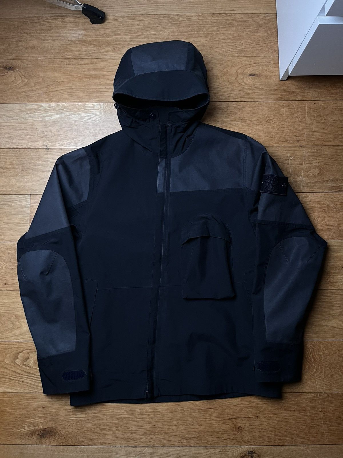 Stone Island Stone Island Tank Shield Ghost Piece Jacket – Blue Navy Size US L / EU 52-54 / 3 - 1 Thumbnail