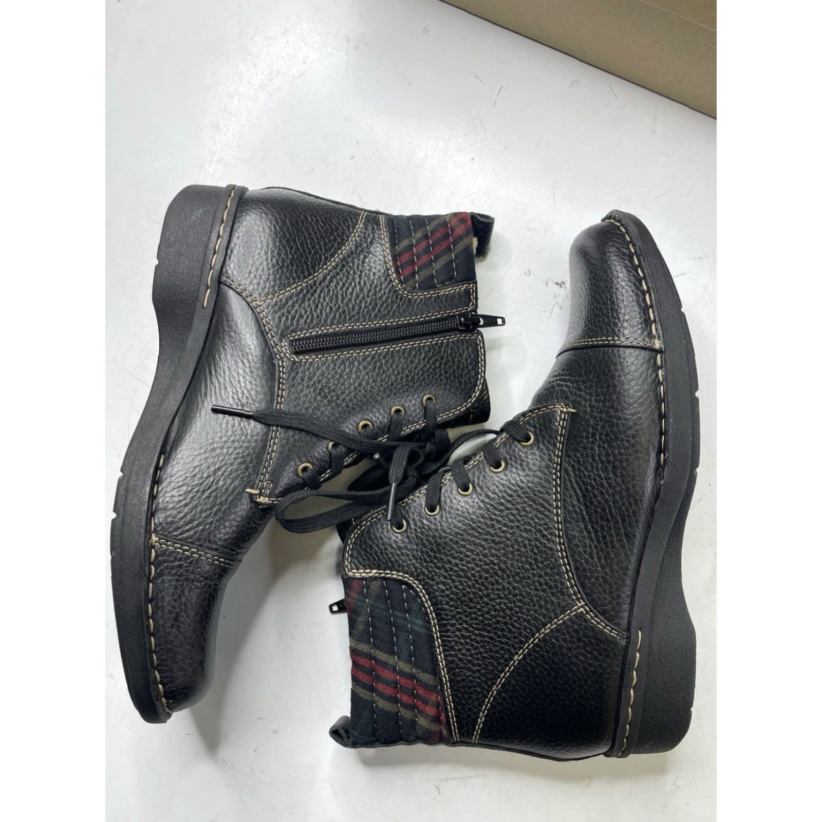 Clarks Clarks Whistle Bea Black Plaid Leather Zip Ankle Boots W 8.5 Womens Flat Heel Bootie Size US 9 / IT 39 - 5 Thumbnail