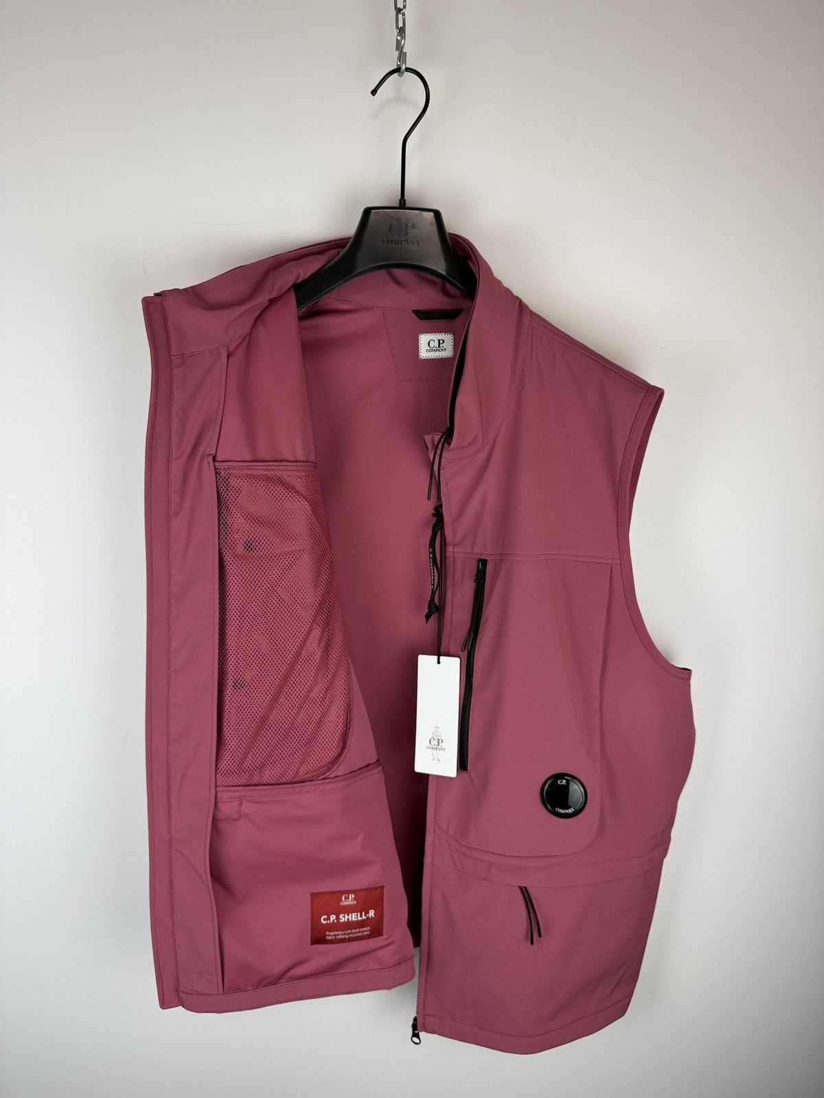 C.P. Company Red C.P. Company C.P. Shell-R Vest (brand new with tags) 4XL Size US XXL / EU 58 / 5 - 2 Thumbnail