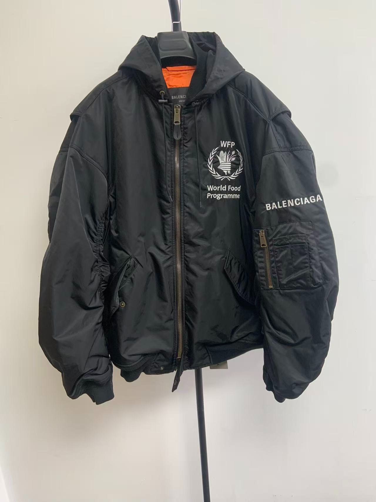Balenciaga Balenciaga Printed Black Light Jacket s Men Size US S / EU 44-46 / 1 - 1 Thumbnail