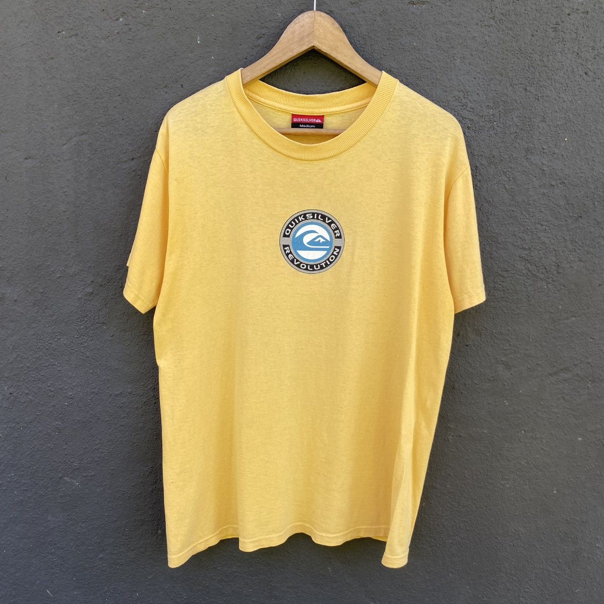Quiksilver Thrashed Faded Vintage Quiksilver Revolution Surfing Tee Size US M / EU 48-50 / 2 - 3 Thumbnail