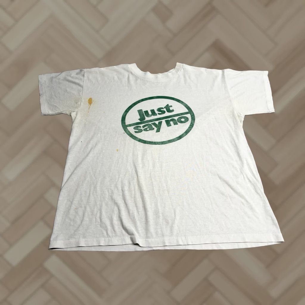 Vintage Vintage 80s Just Say No T-Shirt War On Drugs Nancy Reagan Paper Thin Size L Boxy Unisex Adults White Crew Neck Short Sleeve 80s Mens Womens Boys Girls Size US L / EU 52-54 / 3 - 1 Thumbnail