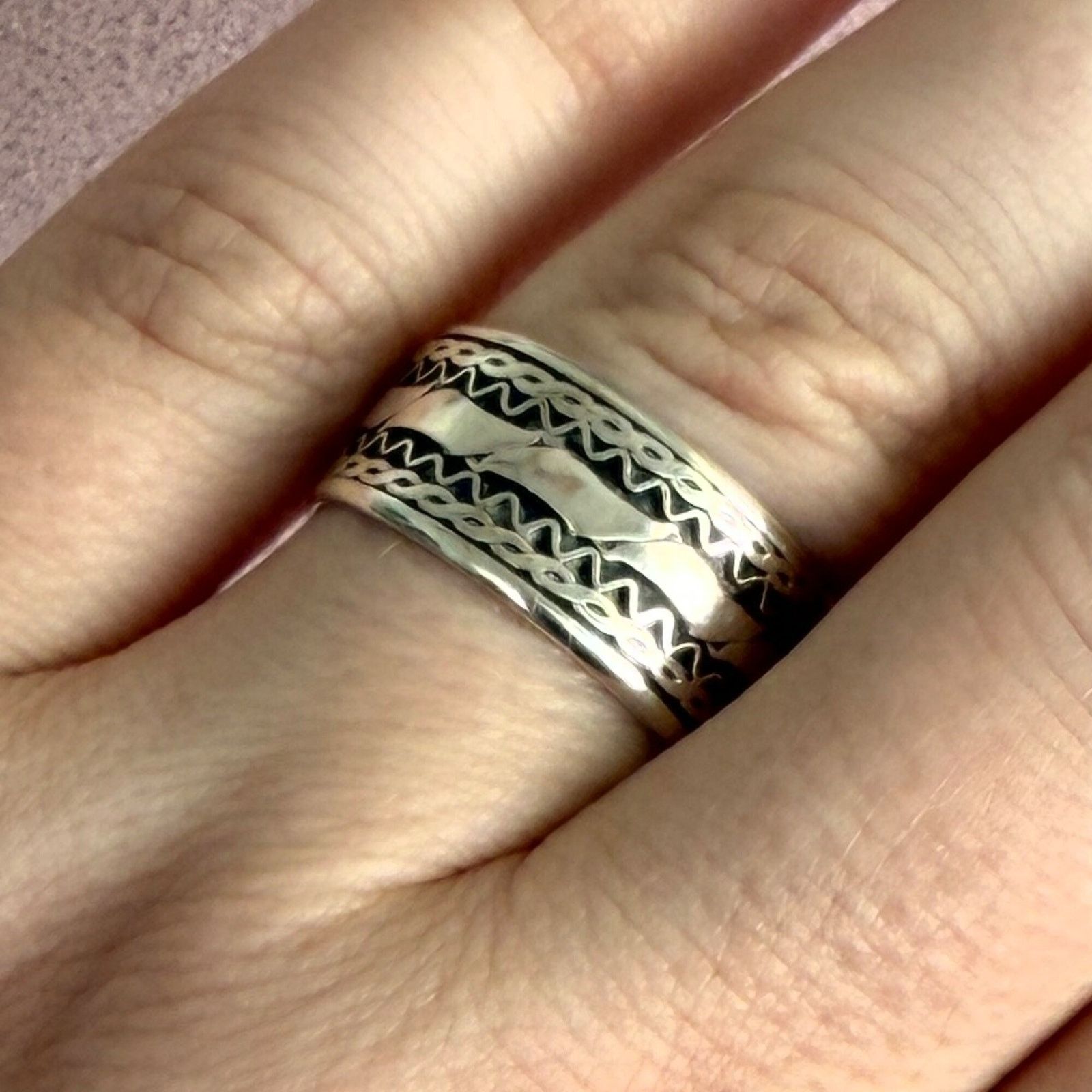 Sterling Silver sterling silver wavy stripes spinner band ring size 11.75 Size ONE SIZE - 1 Thumbnail