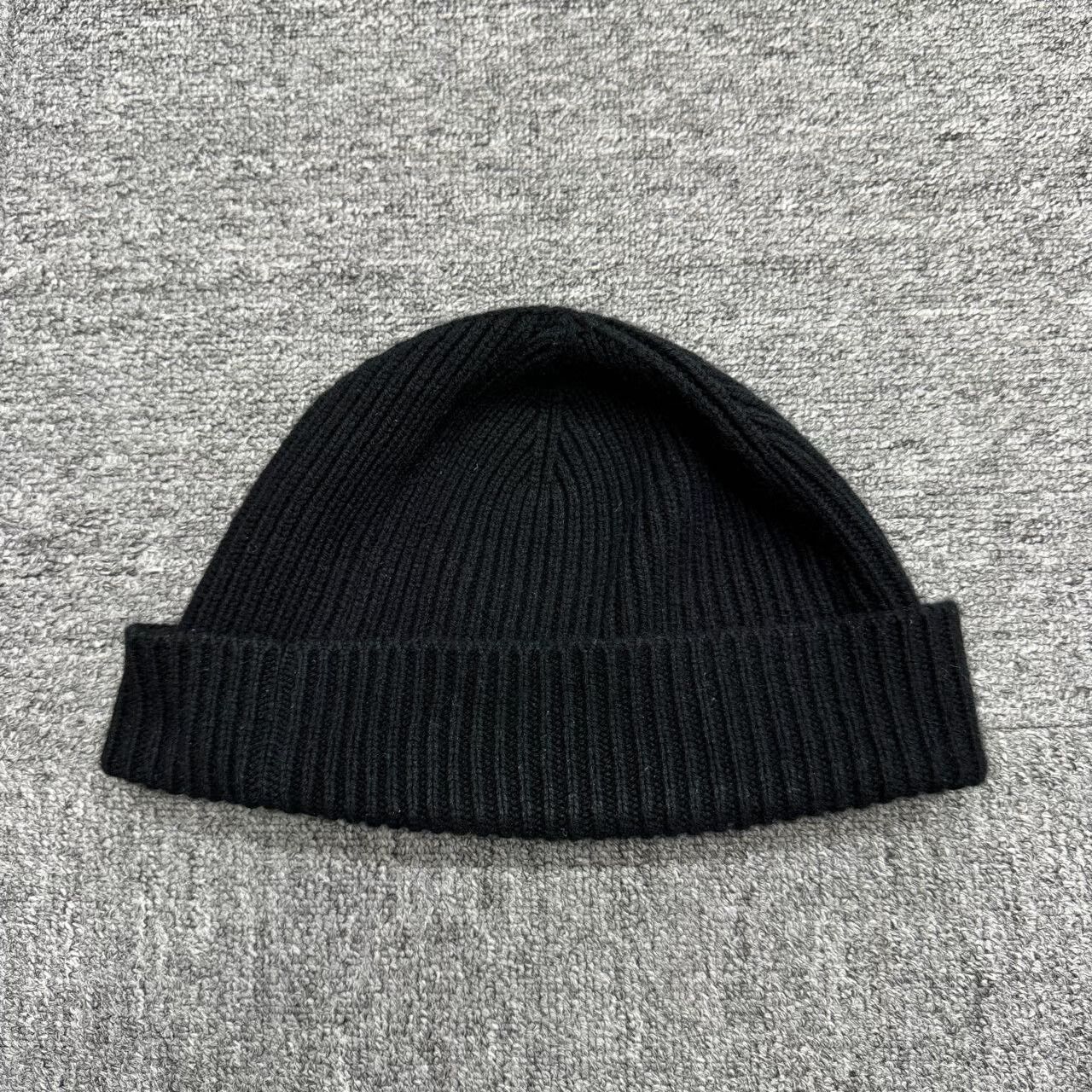 Louis Vuitton louis vuitton black cashmere knitted hat. Size ONE SIZE - 2 Thumbnail