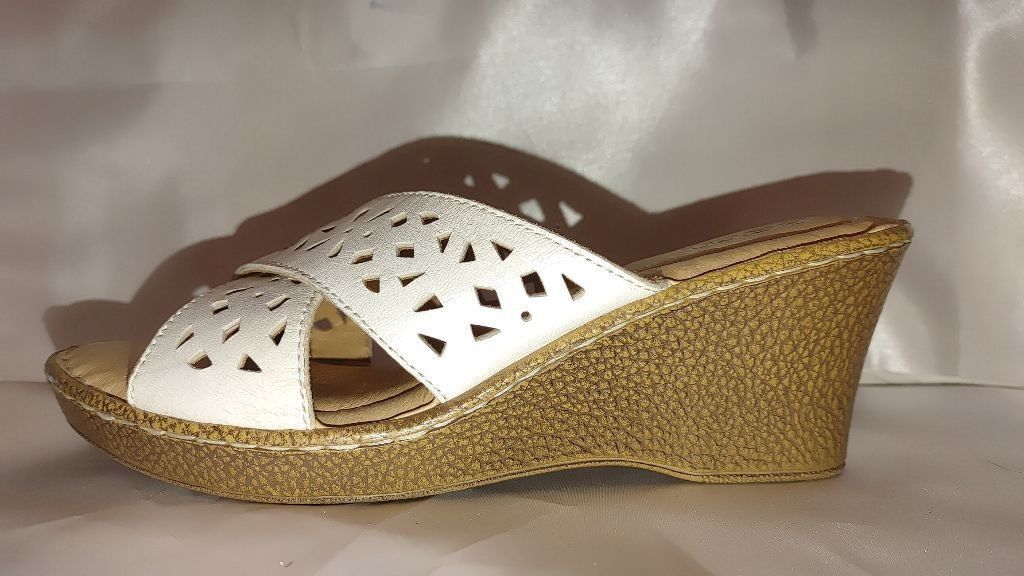 Born Born Canova Leather Wedge Sandal Size 8M Size US 8 / IT 38 - 2 Thumbnail