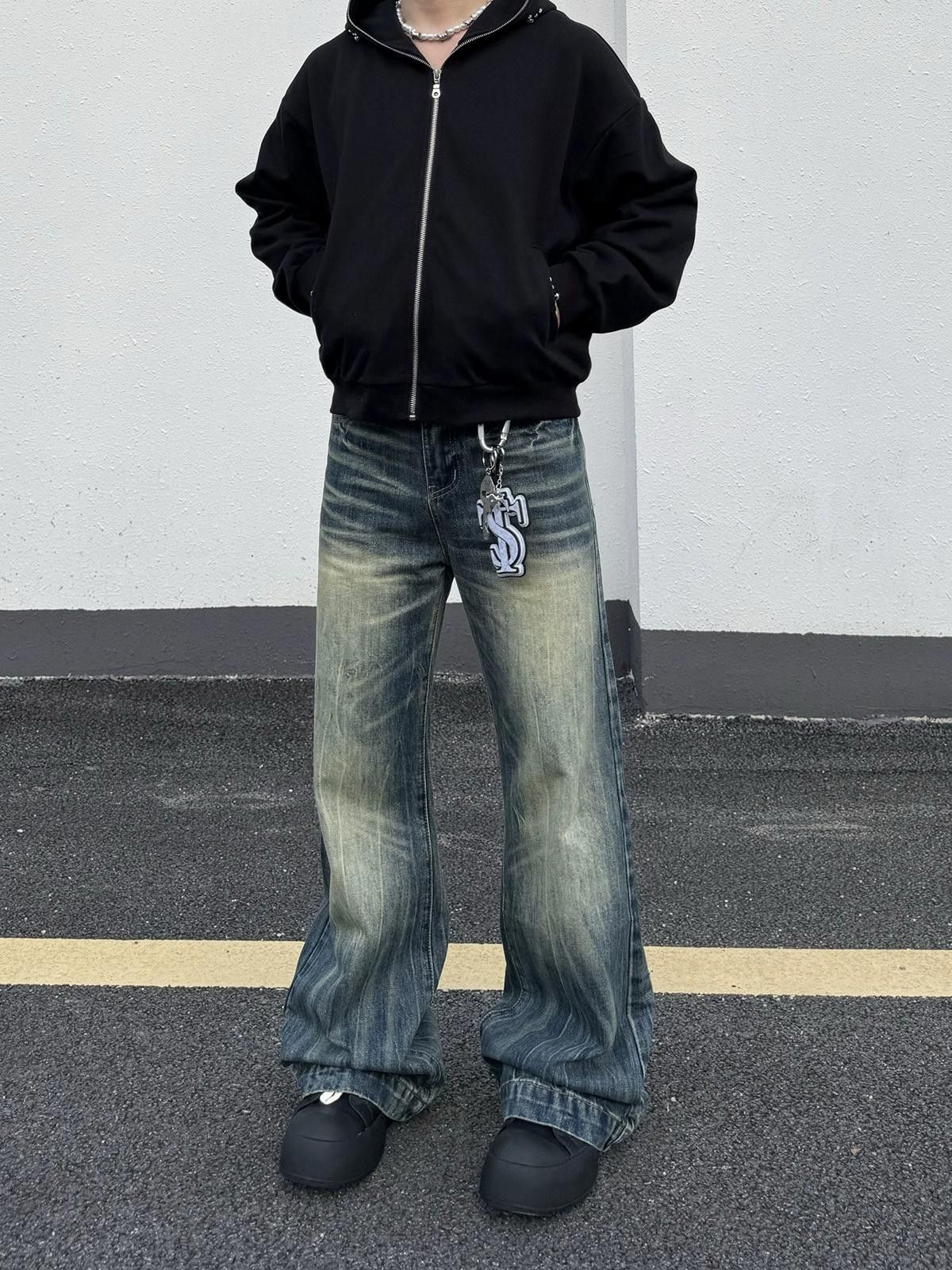 Vintage Blue Whiskered Washed Flared Baggy Denim Jeans Size US 32 / EU 48 - 1 Thumbnail