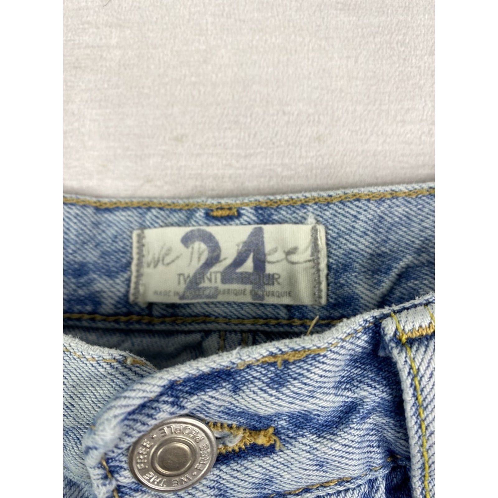 Vintage We the Free Jeans Womens Boyfriend 24 Blue Distressed Denim Button Fly Regular Waist 5-Pocket Bohemian Distressed Size 42" / US 20 - 3 Thumbnail