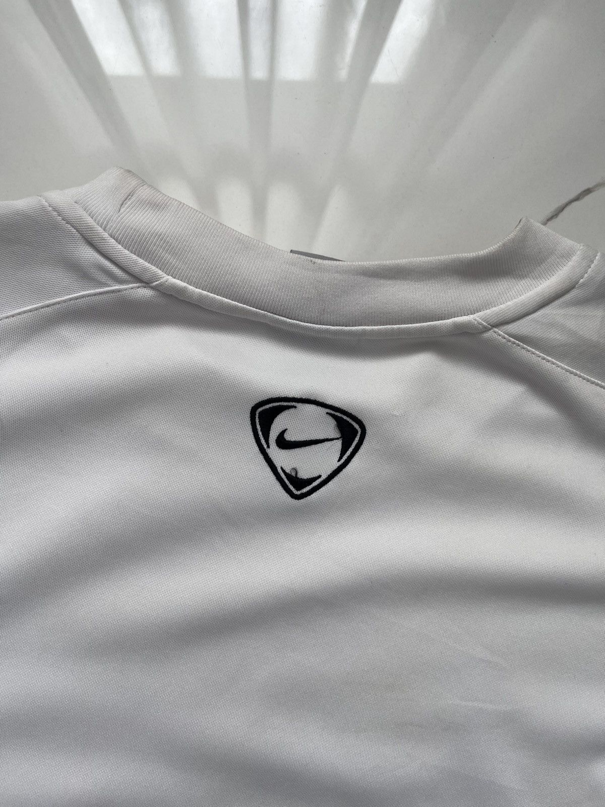 Nike 90’s NIKE TEAM BIG CENTRAL SWOOSH LOGO Y2K RETRO TEE RARE Size US M / EU 48-50 / 2 - 9 Thumbnail