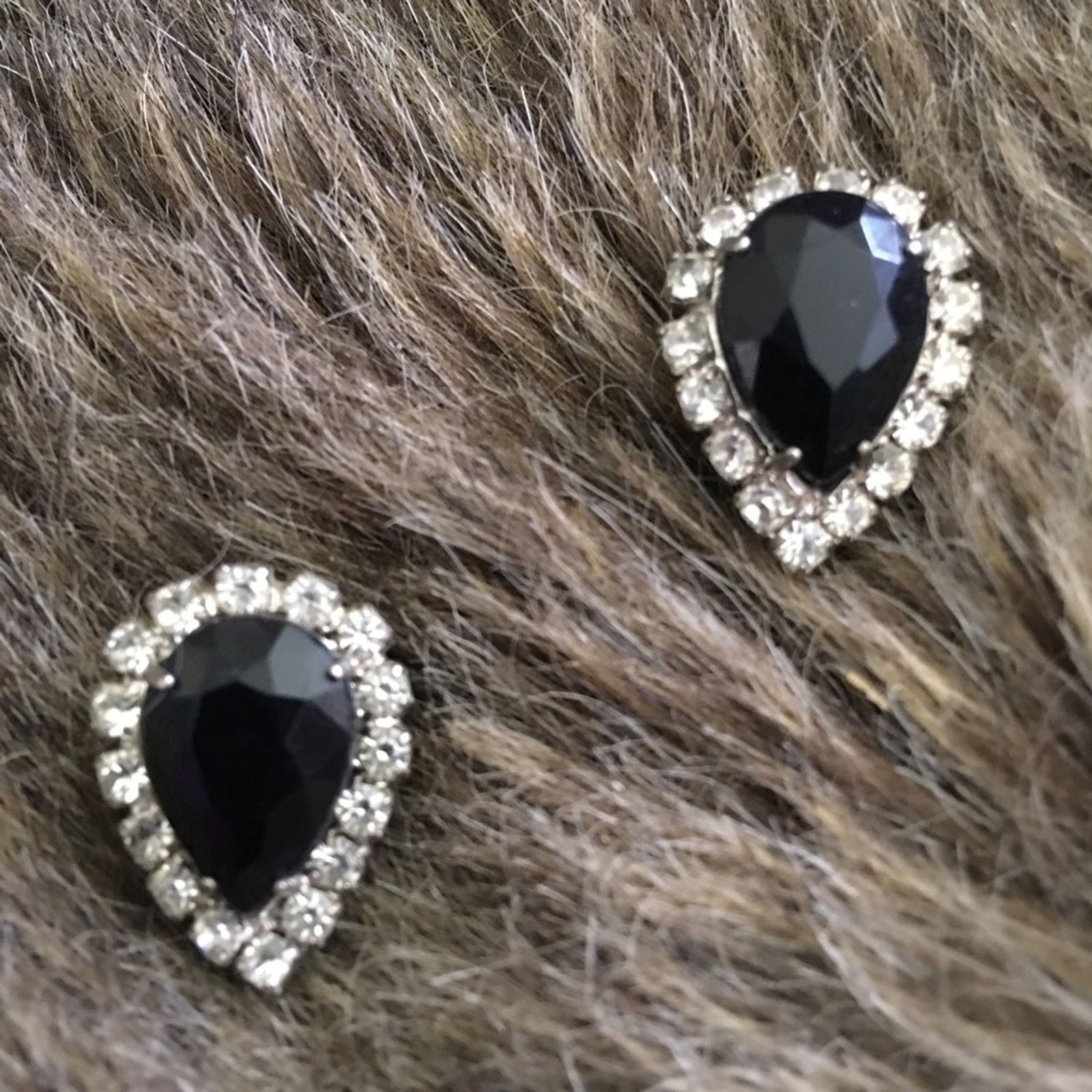 Vintage Vintage black glass tear drop pierced earrings Size ONE SIZE - 1 Thumbnail