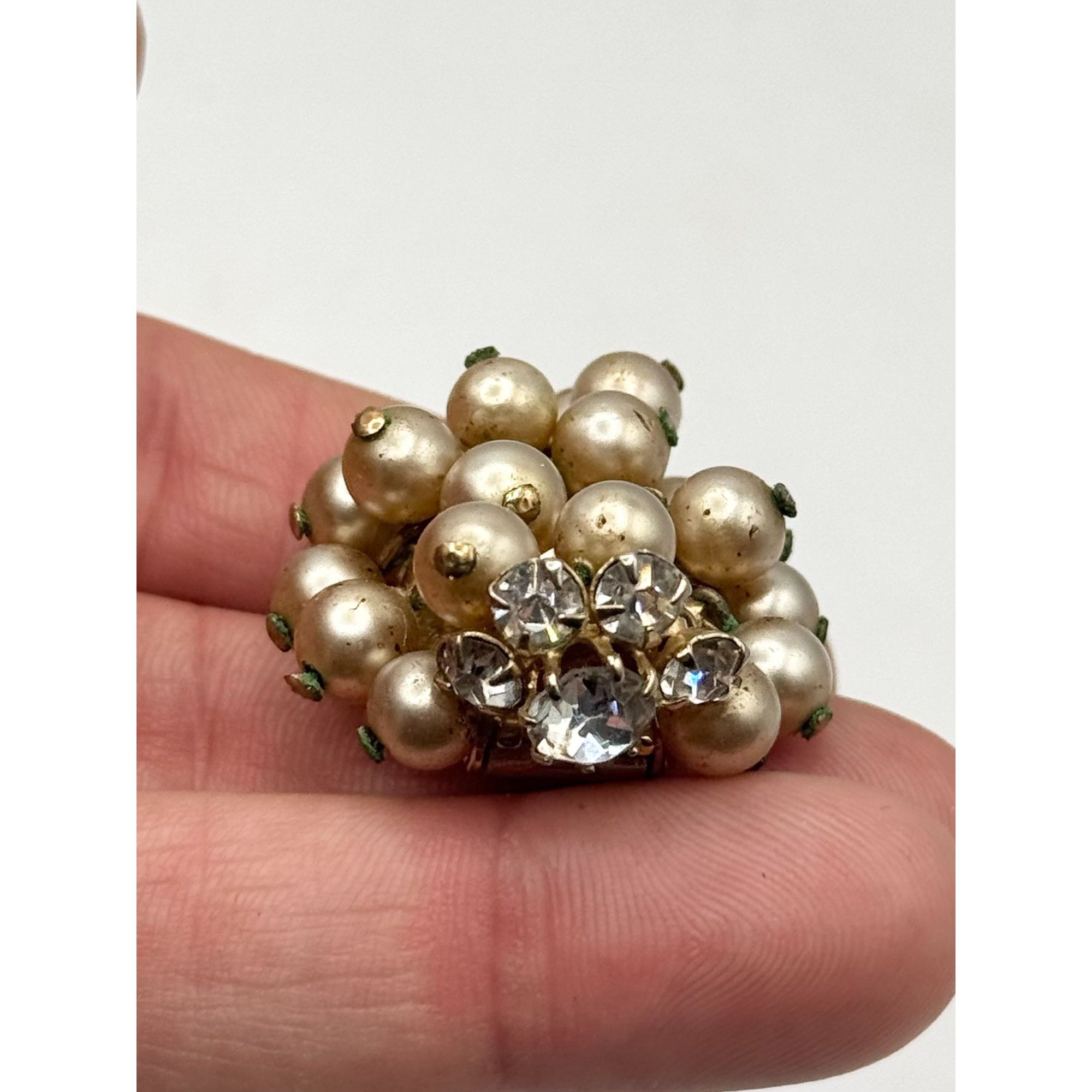 Vintage Marvella Estate Glass Pearl Beaded Vintage Fur Clip Pin Size ONE SIZE - 4 Thumbnail