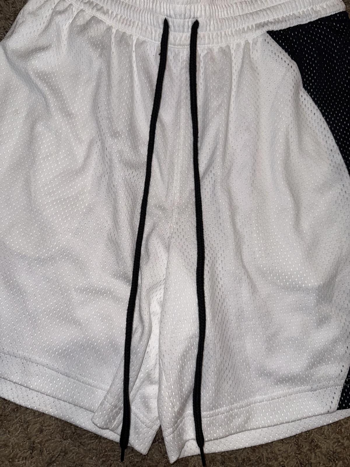 Nike Nike Essential Women's Dri-FIT Mesh Basketball Shorts Size 28" / US 6 / IT 42 - 3 Thumbnail