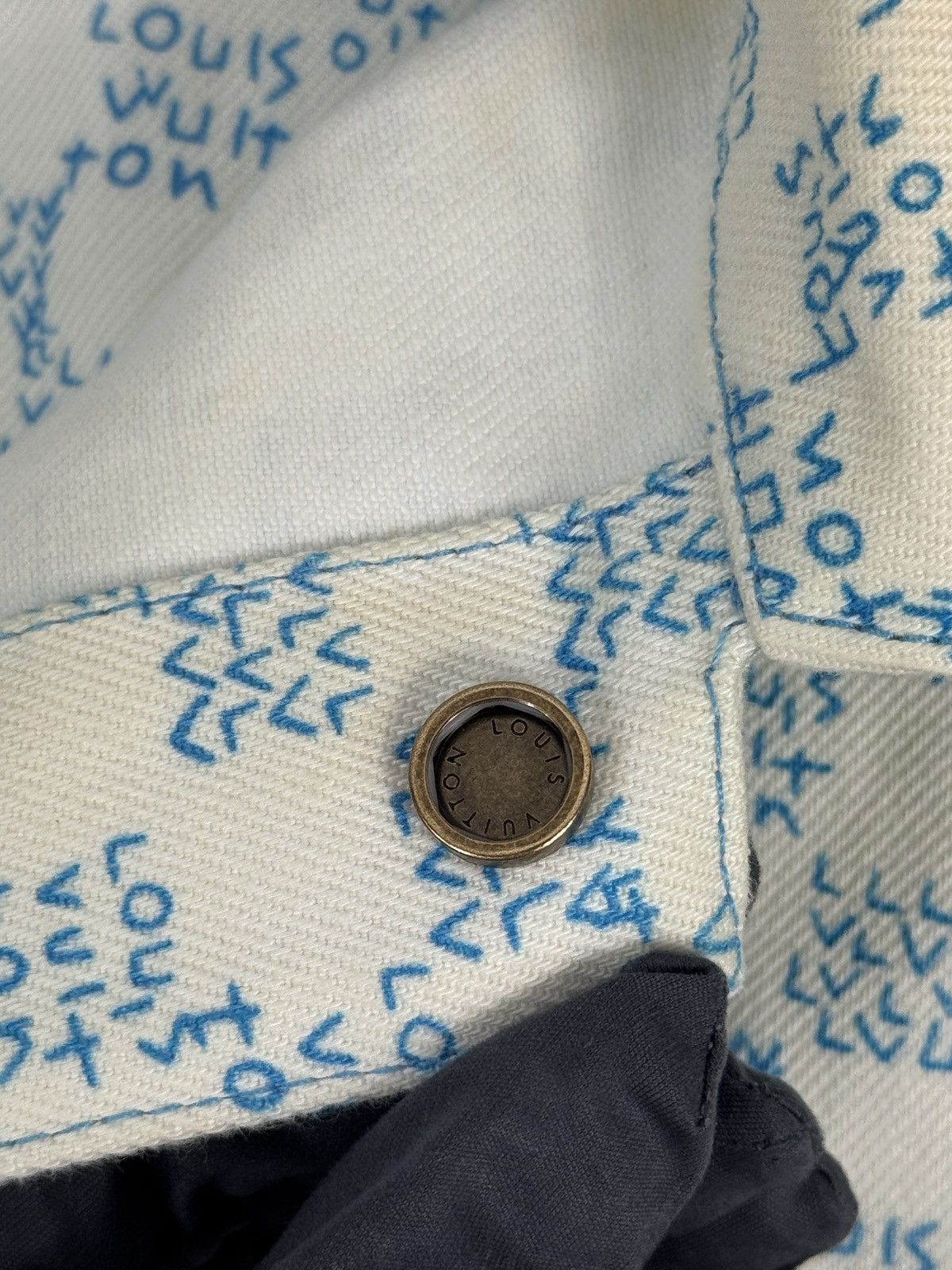 Louis Vuitton LANDSCAPE SHORT SLEEVE DENIM OVER SHIRT SS23 Size US XL / EU 56 / 4 - 9 Thumbnail