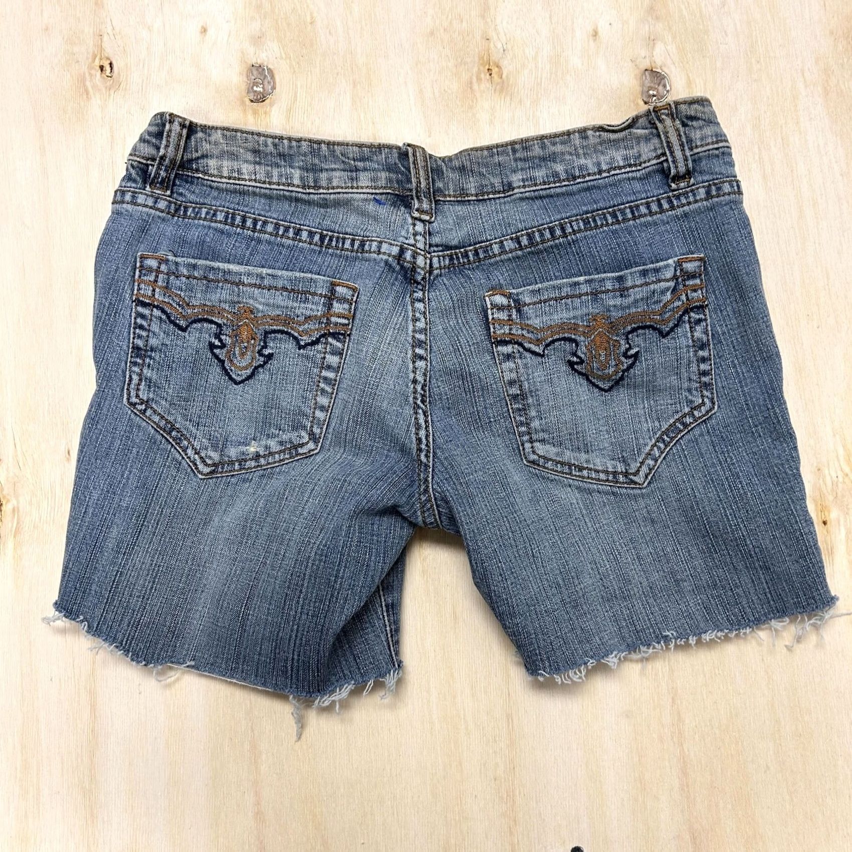Vintage VINTAGE Gadzooks Shorts Womens 29 Blue Denim Bermuda Cutoff Embroidered Raw Hem Size 29" - 2 Thumbnail