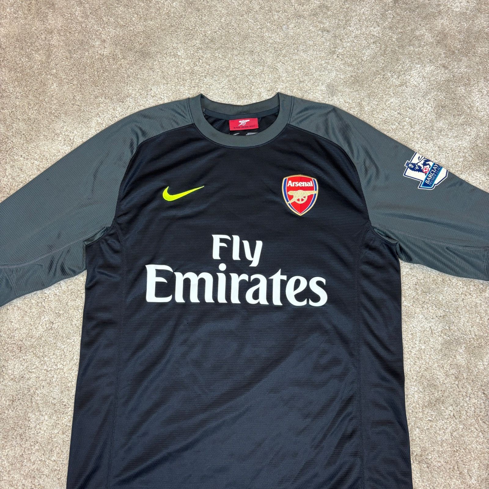 Nike Arsenal 2013 2014 Goalkeeper Mesut Ozil 11 Jersey Men's M Size US M / EU 48-50 / 2 - 4 Thumbnail